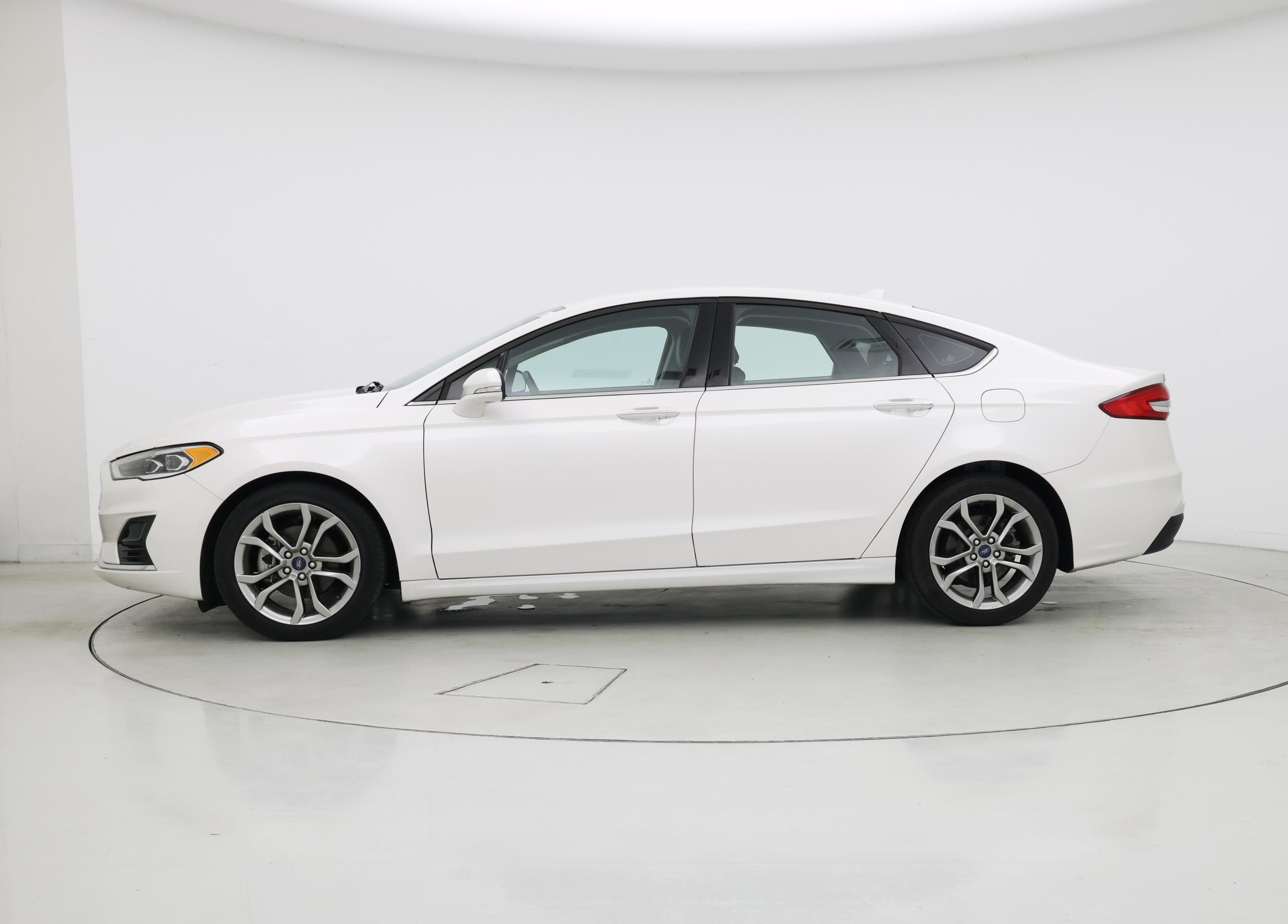Thumbnail: 2020 Ford Fusion - 3