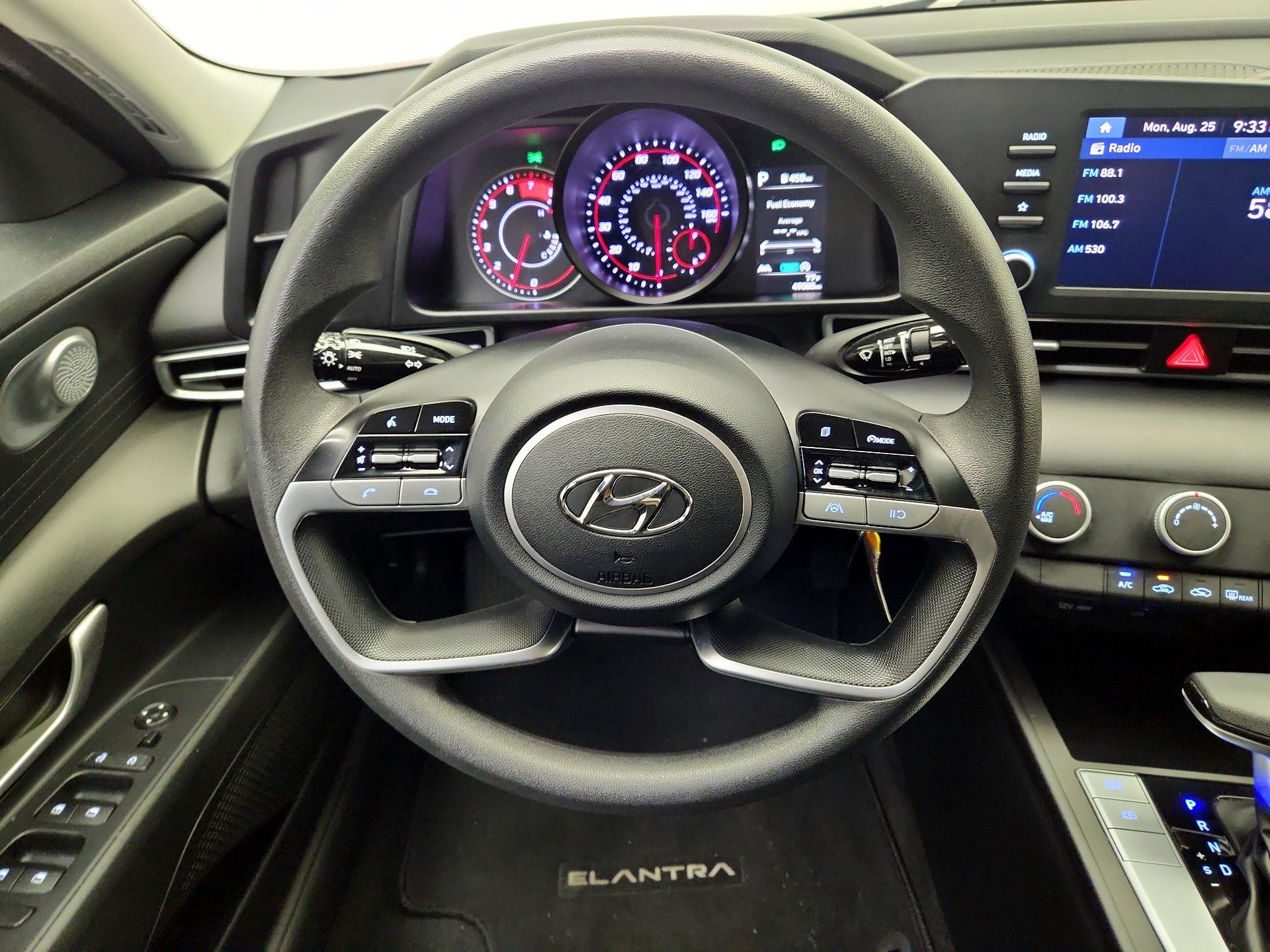 Thumbnail: 2022 Hyundai Elantra - 10