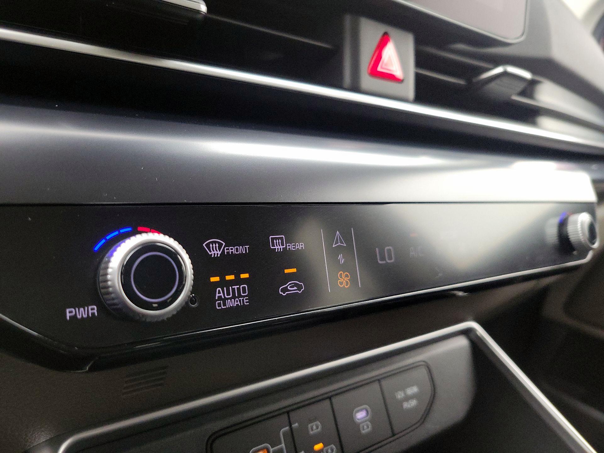 Thumbnail: 2025 Kia Carnival - 17