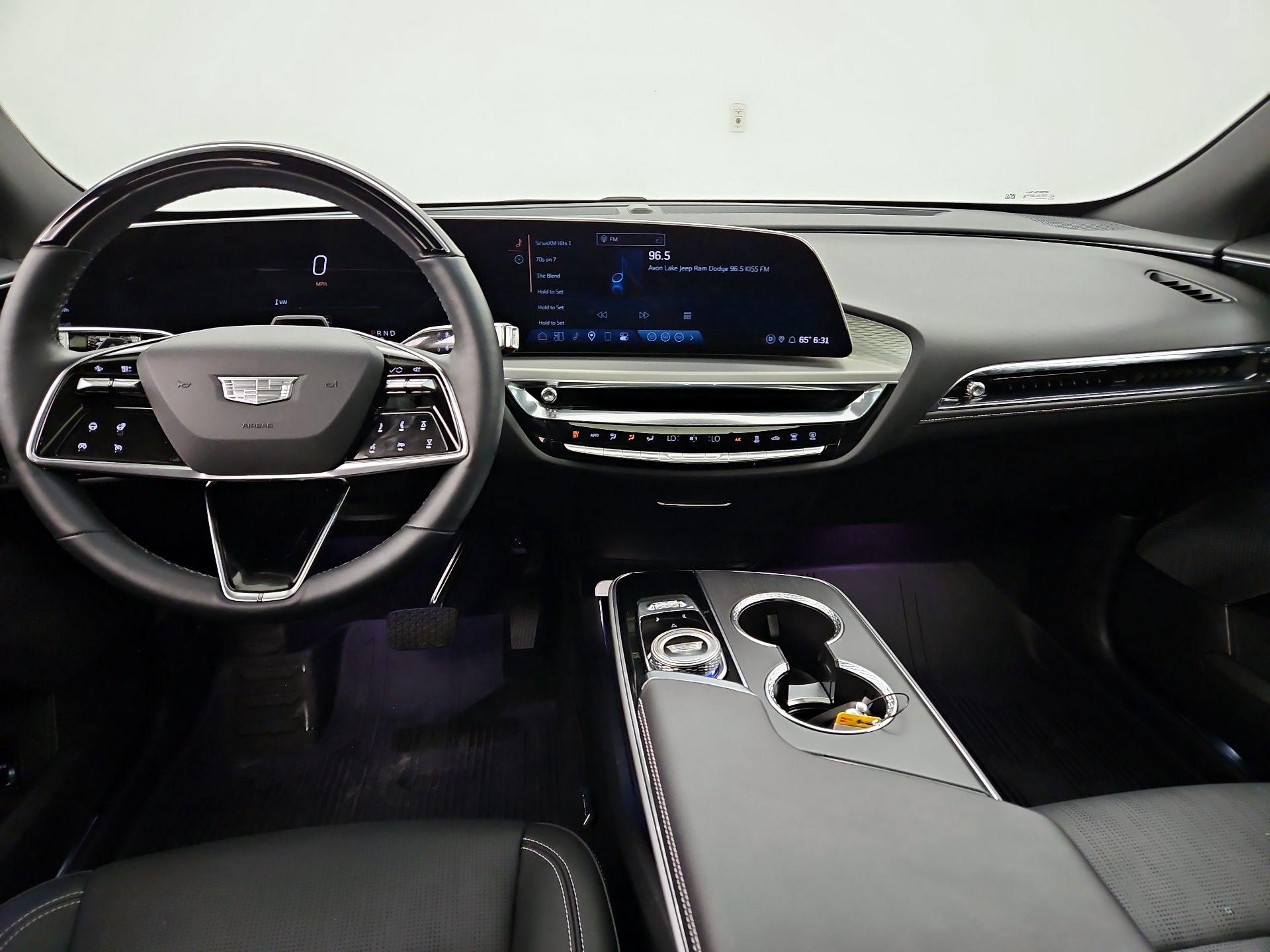Thumbnail: 2024 Cadillac Lyriq - 9