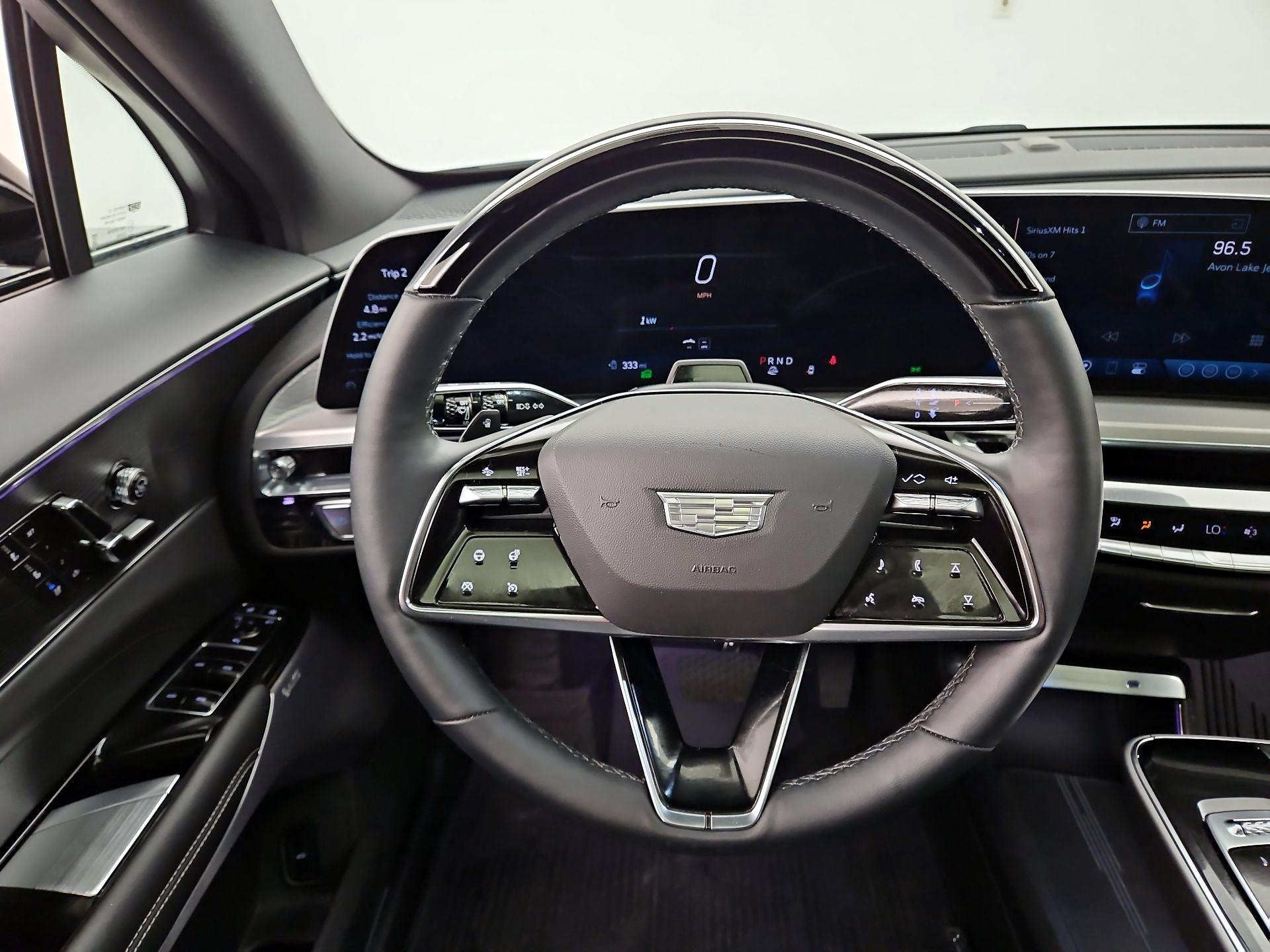 Thumbnail: 2024 Cadillac Lyriq - 10