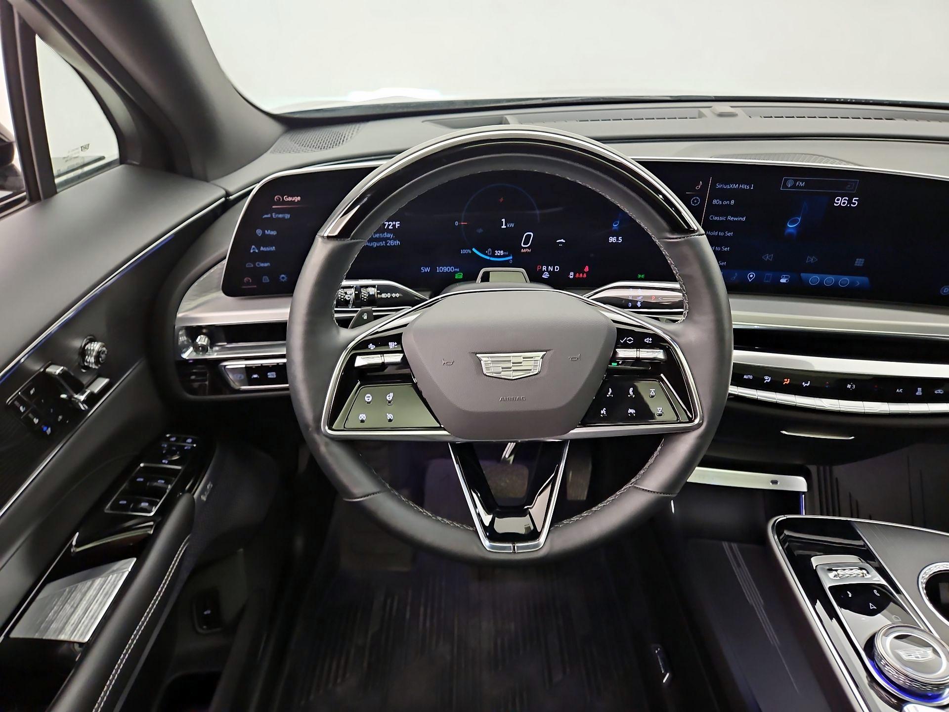 Thumbnail: 2024 Cadillac Lyriq - 10