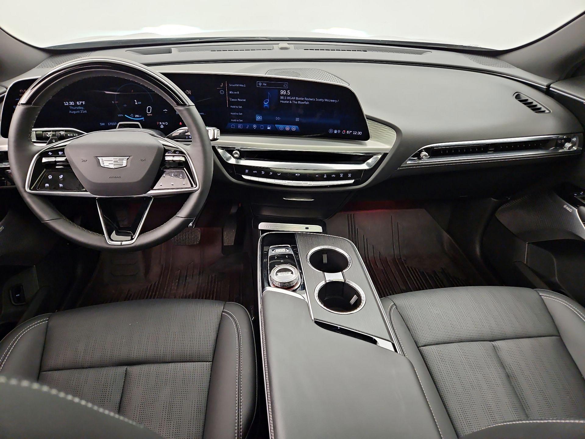 Thumbnail: 2024 Cadillac Lyriq - 9