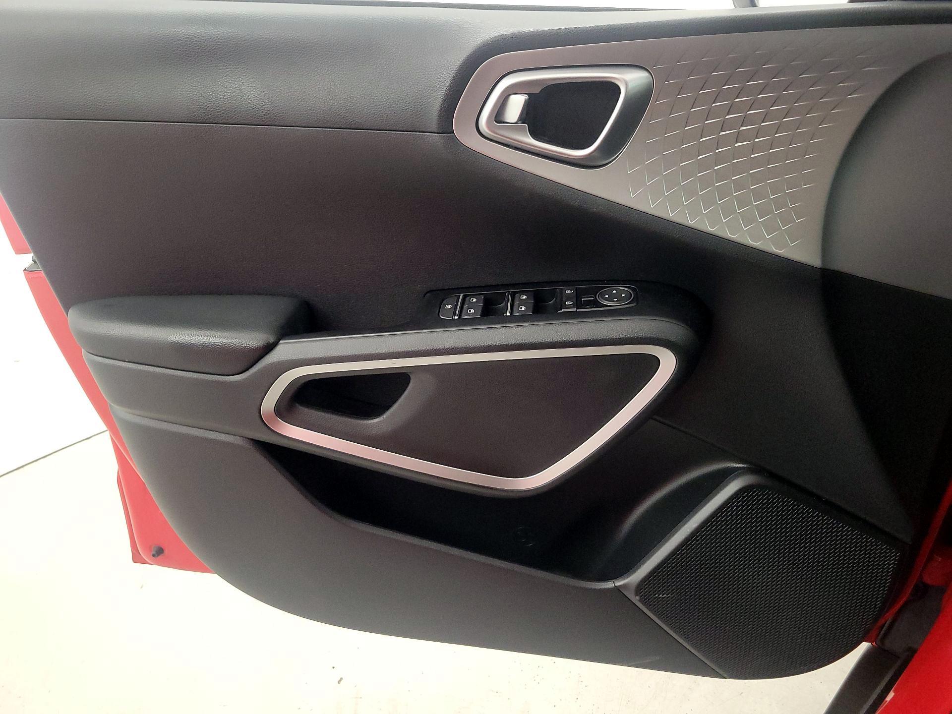 Thumbnail: 2020 Kia Soul - 12