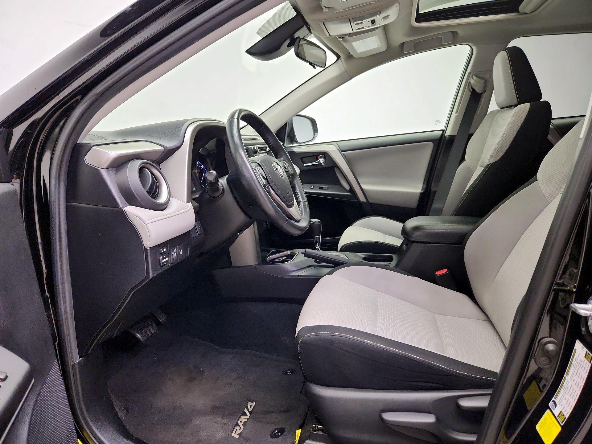 Thumbnail: 2018 Toyota RAV4 - 11
