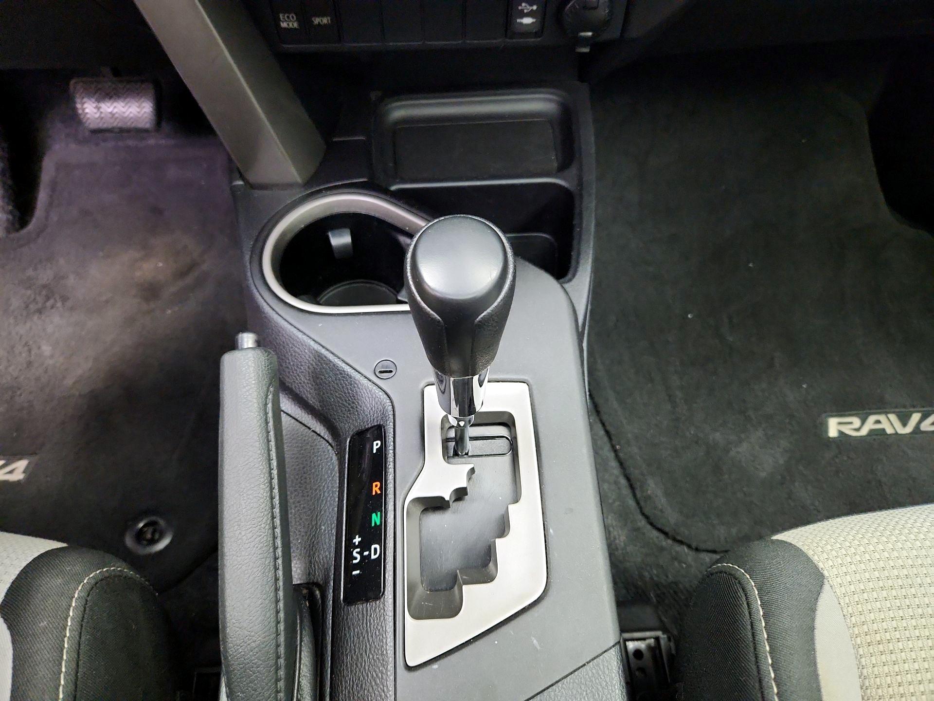 Thumbnail: 2018 Toyota RAV4 - 17