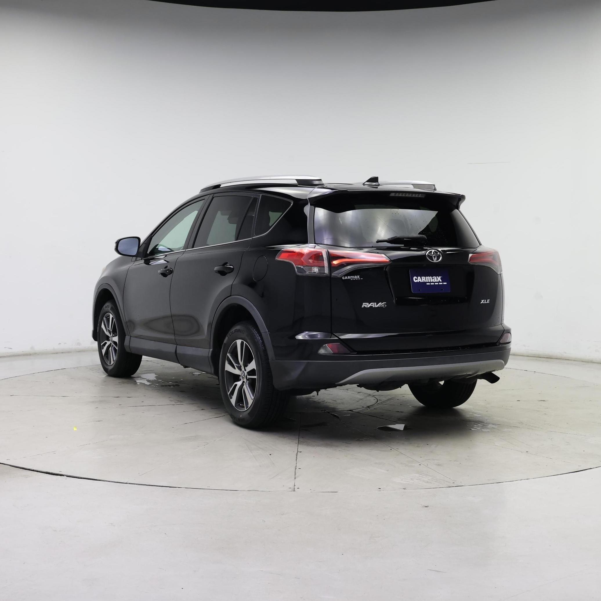 Thumbnail: 2018 Toyota RAV4 - 2