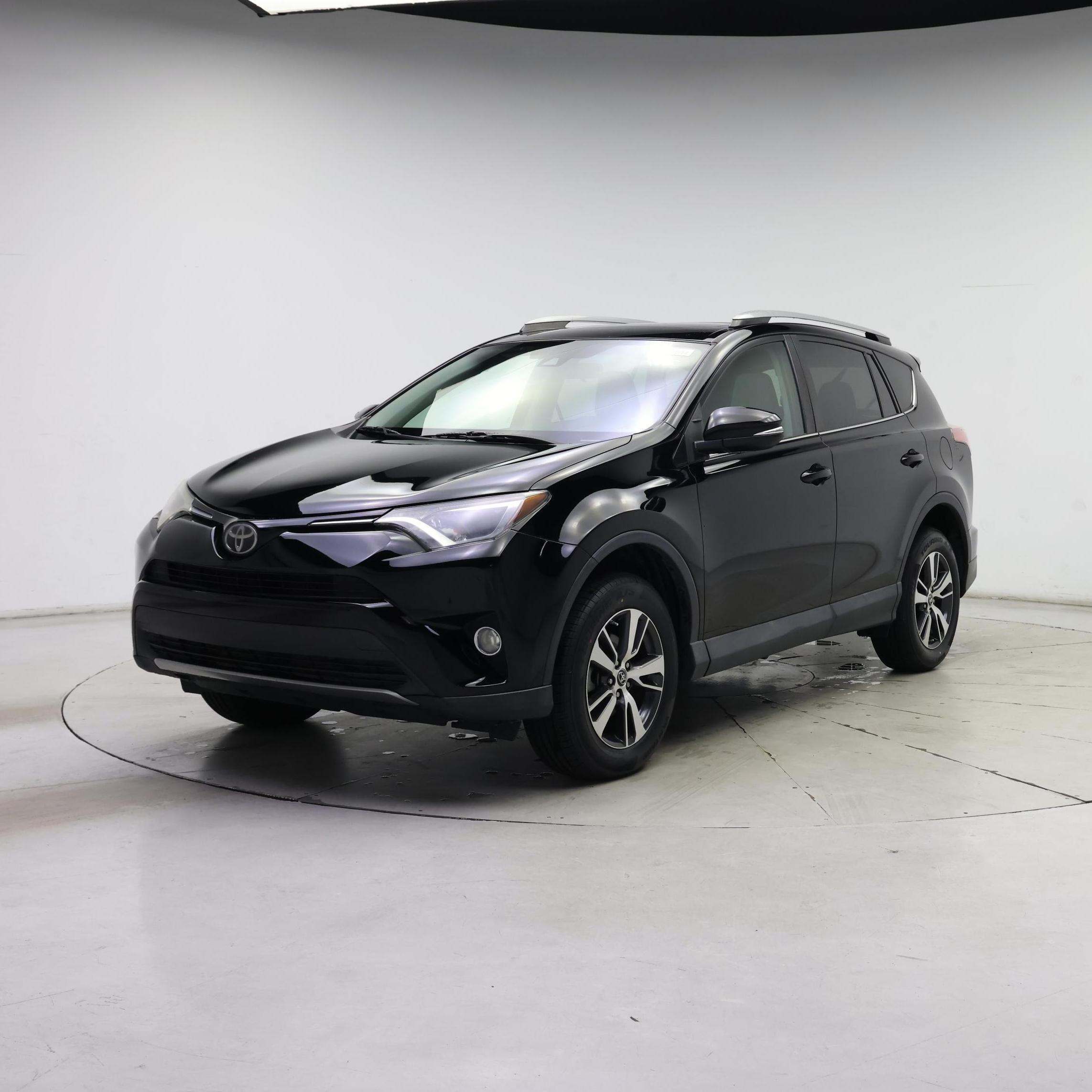 Thumbnail: 2018 Toyota RAV4 - 4