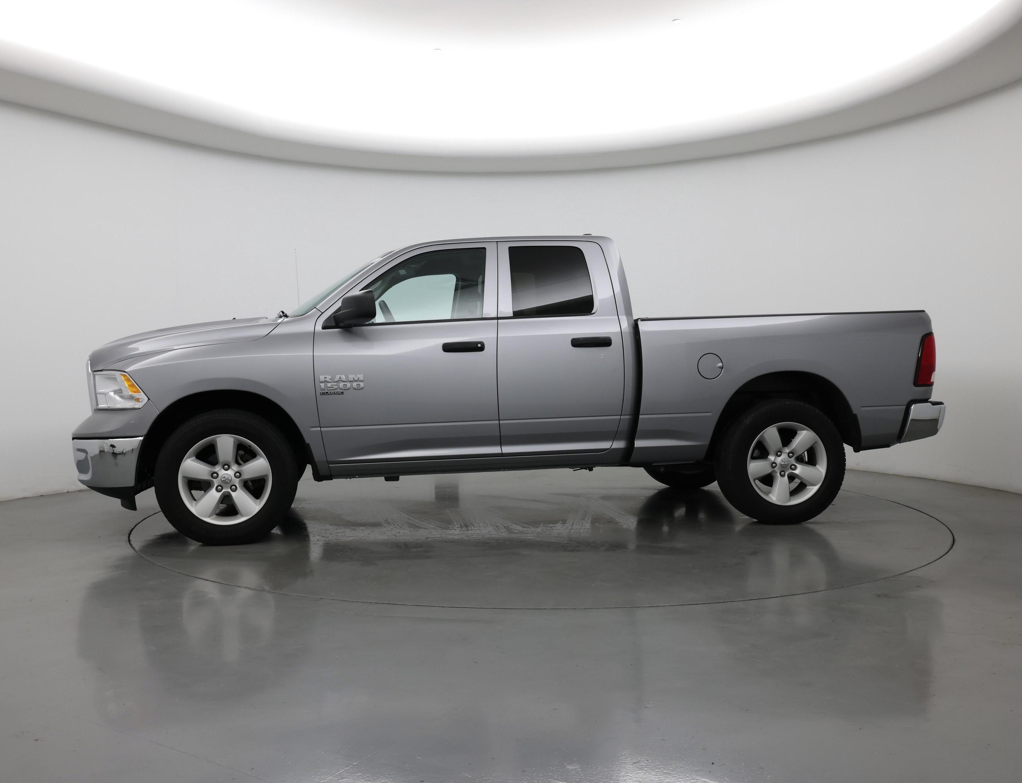 Thumbnail: 2024 RAM 1500 Classic - 3