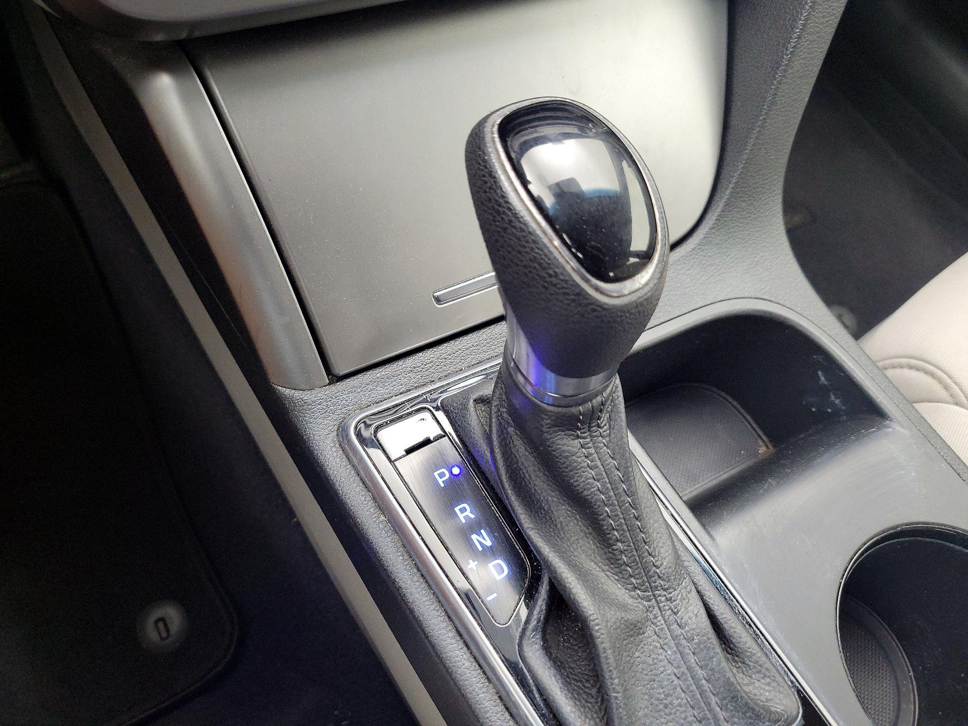 Thumbnail: 2016 Hyundai Sonata - 17
