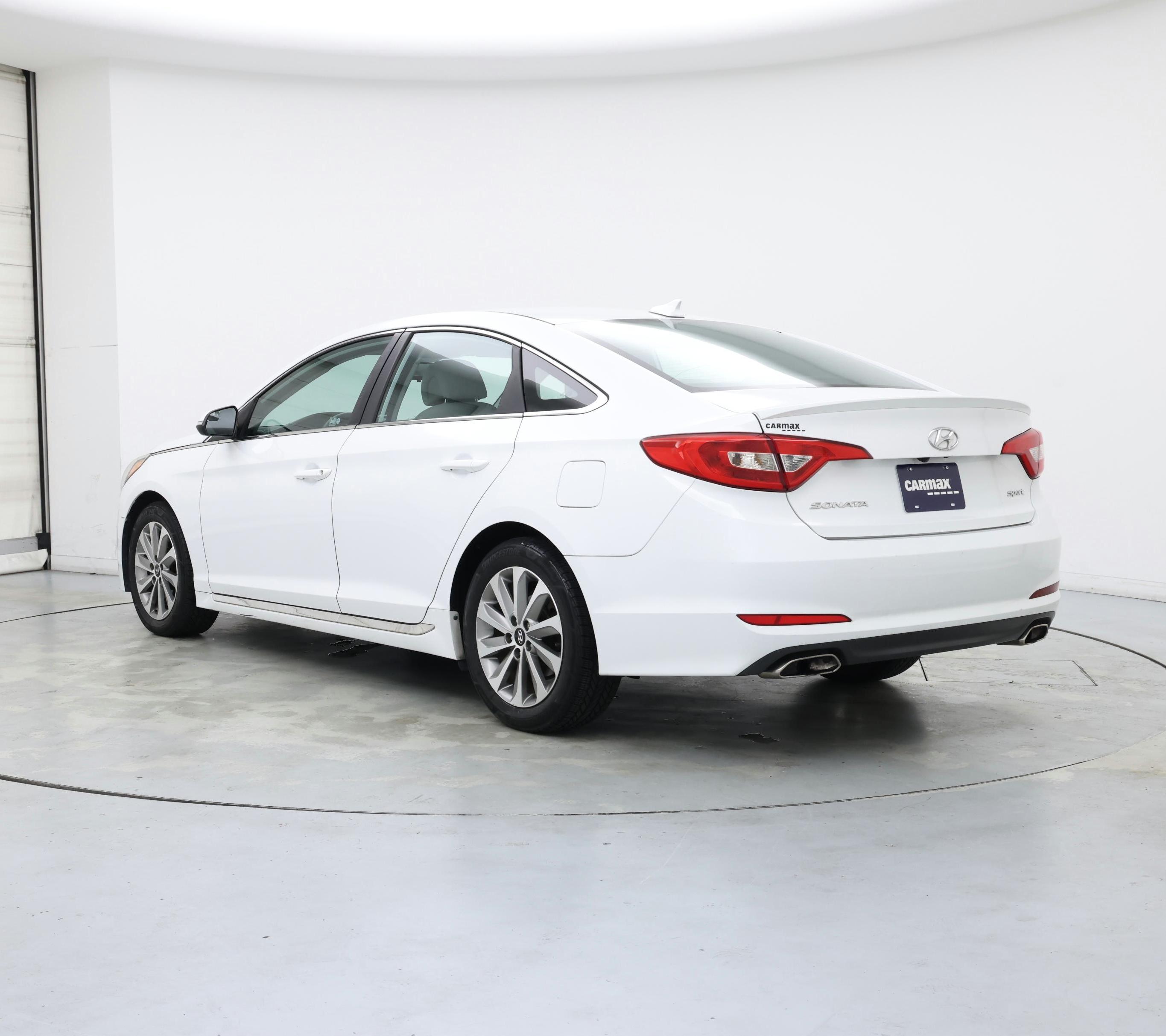 Thumbnail: 2016 Hyundai Sonata - 2