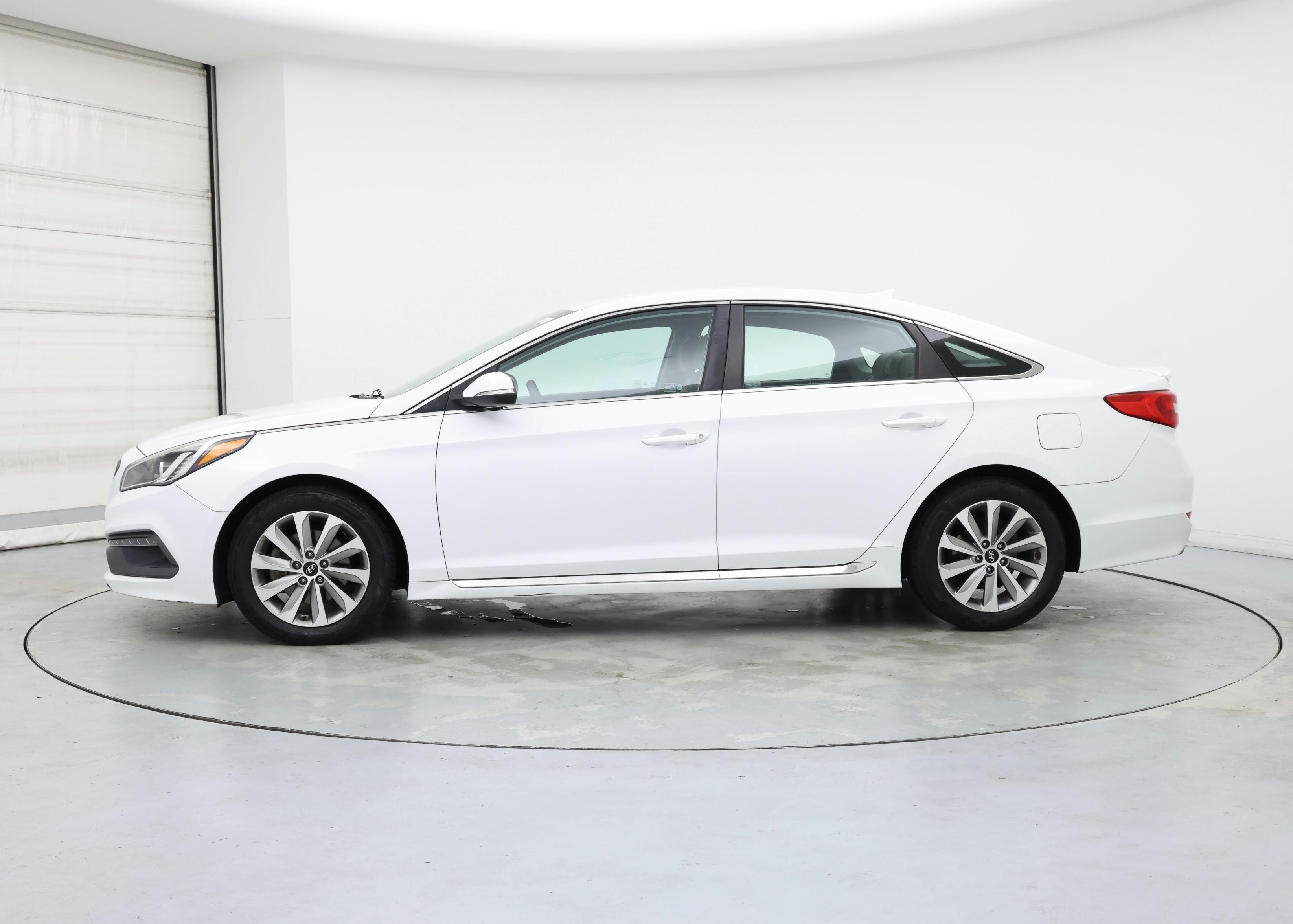 Thumbnail: 2016 Hyundai Sonata - 3