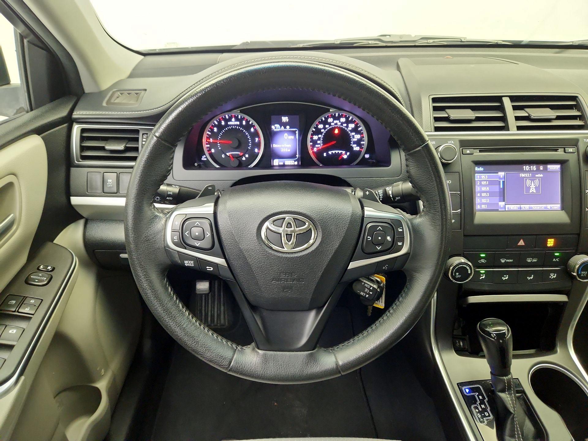 Thumbnail: 2015 Toyota Camry - 10