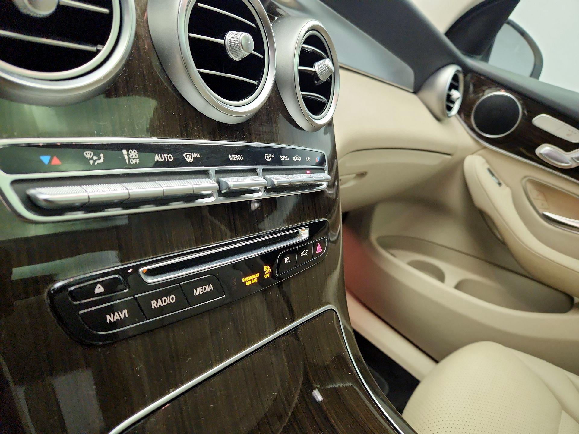 Thumbnail: 2018 Mercedes-Benz GLC - 16