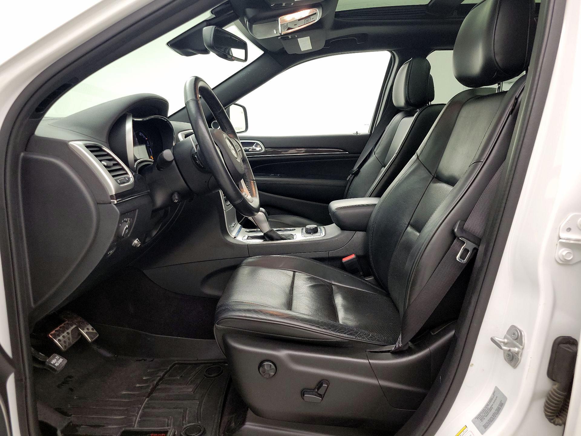Thumbnail: 2016 Jeep Grand Cherokee - 11