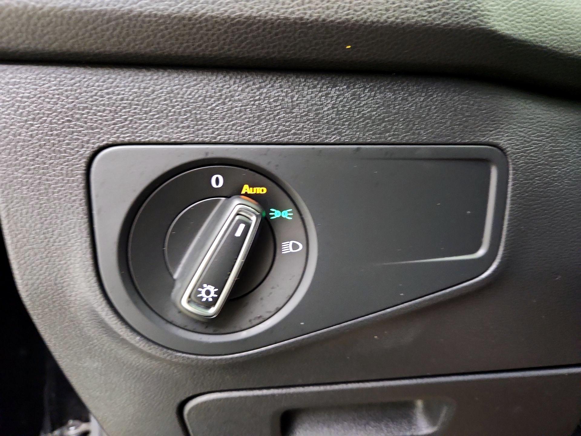 Thumbnail: 2019 Volkswagen Tiguan - 13