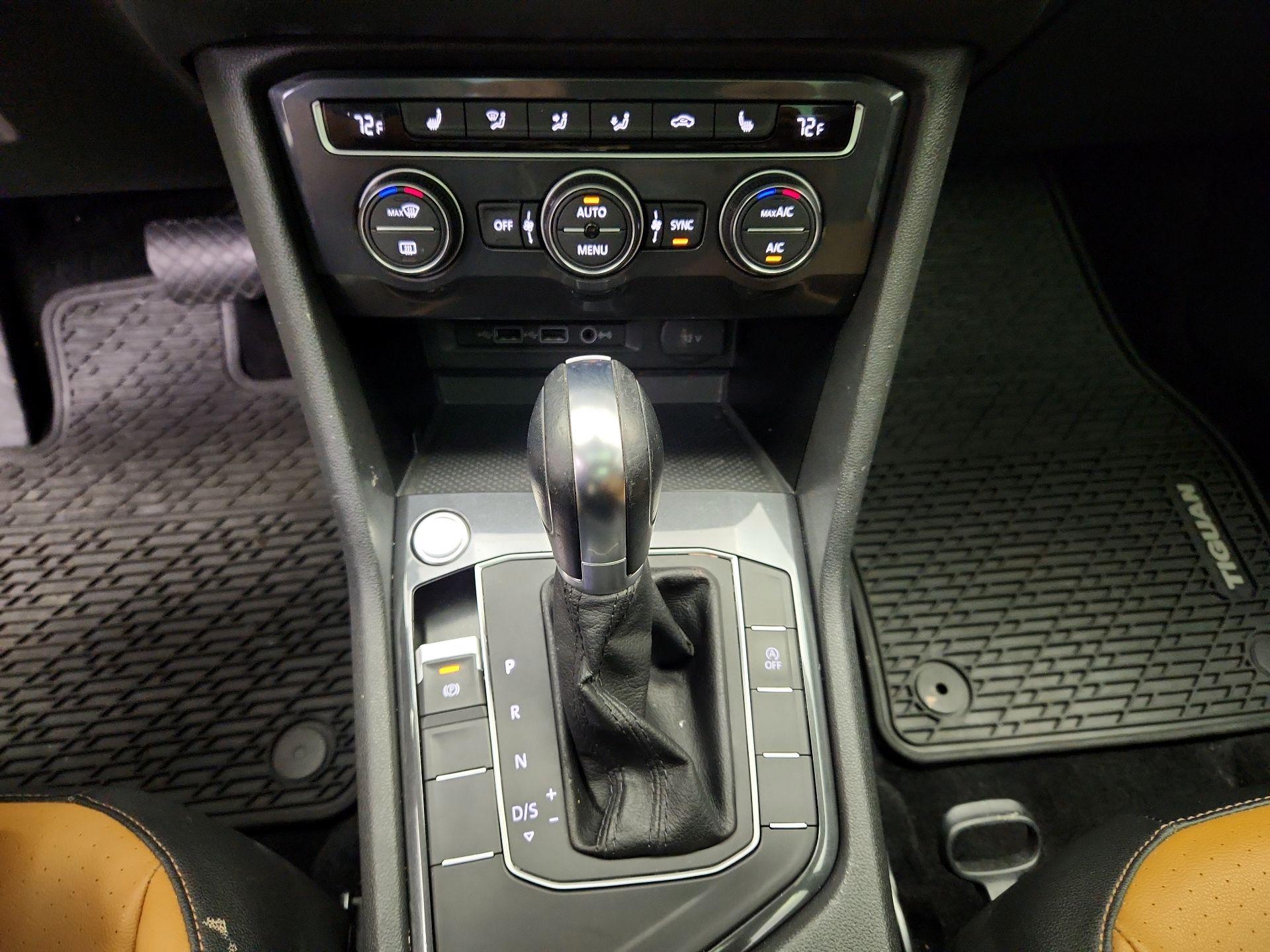 Thumbnail: 2019 Volkswagen Tiguan - 17