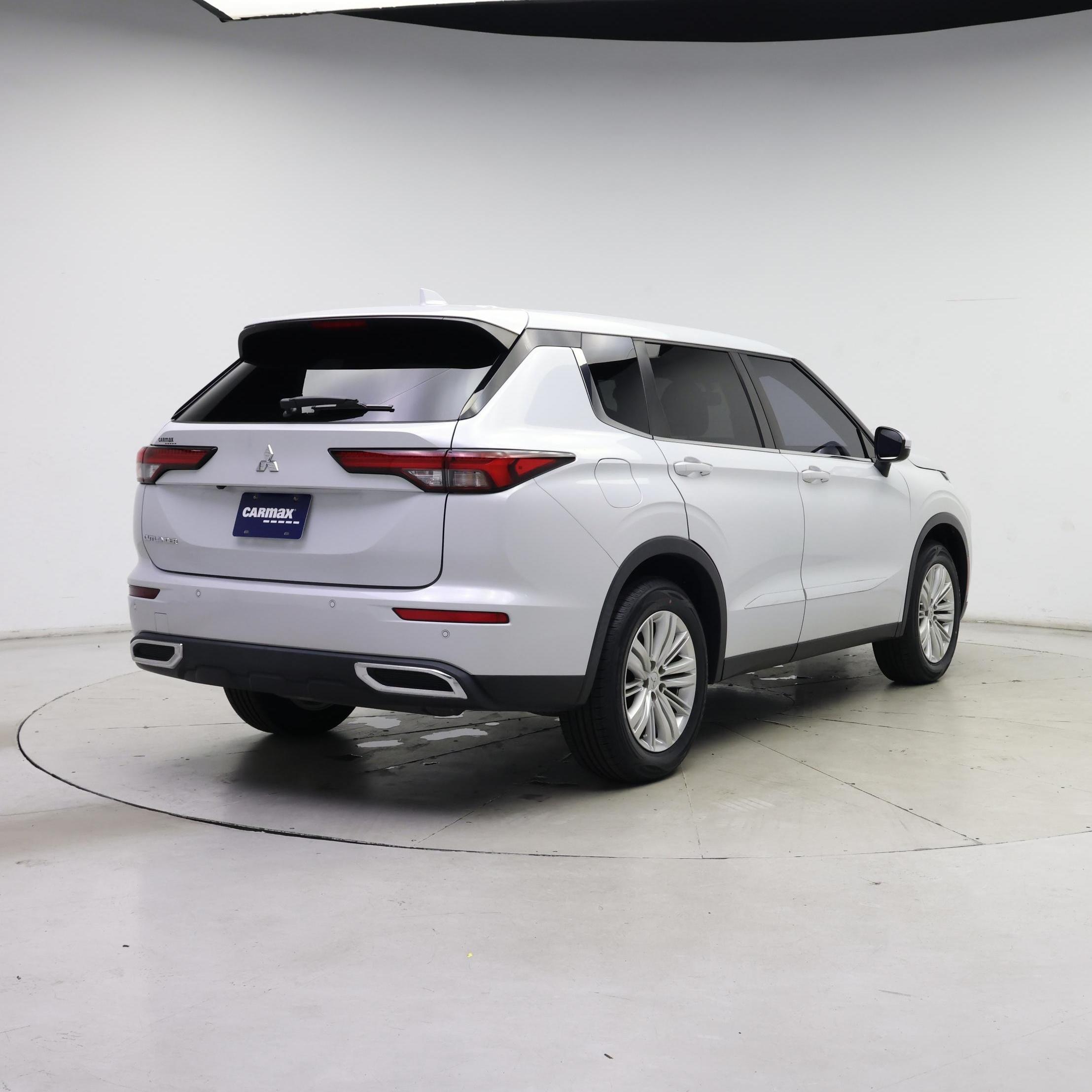 Thumbnail: 2022 Mitsubishi Outlander - 8