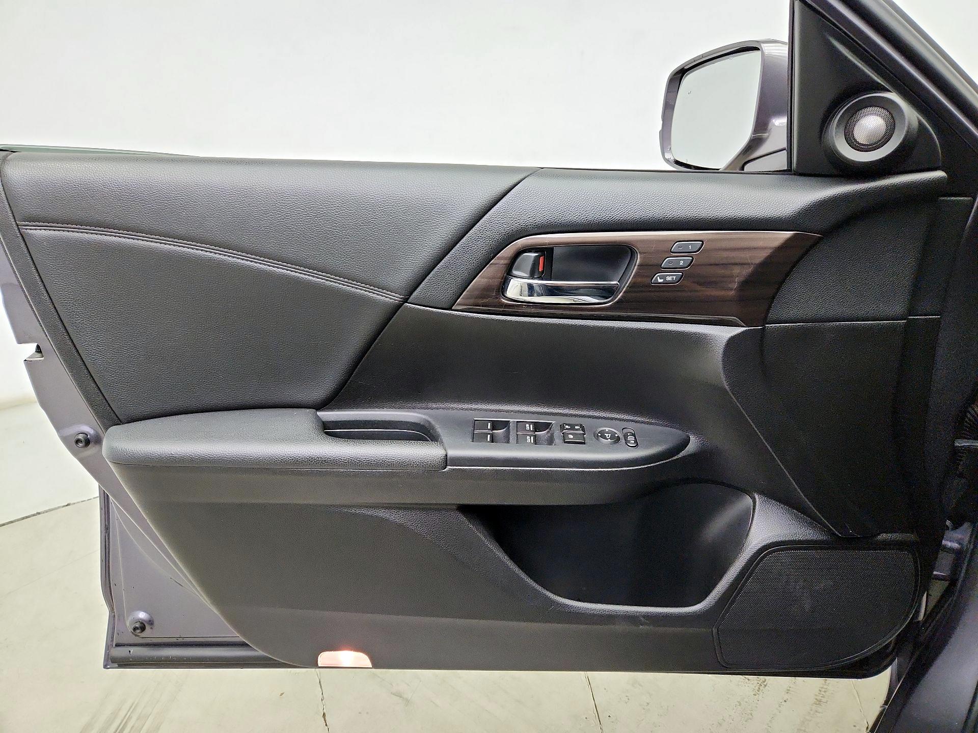 Thumbnail: 2017 Honda Accord - 12