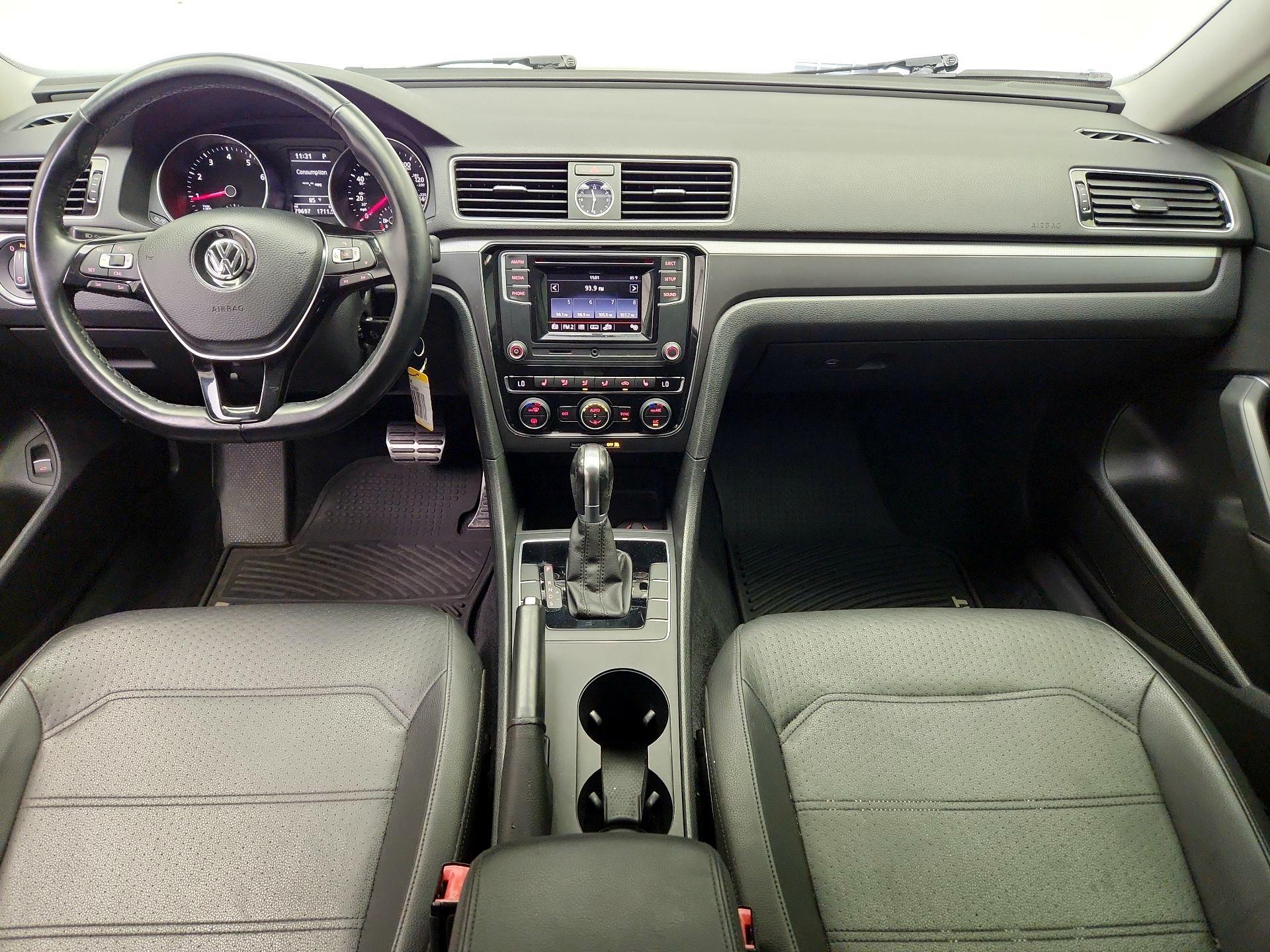 Thumbnail: 2016 Volkswagen Passat - 9