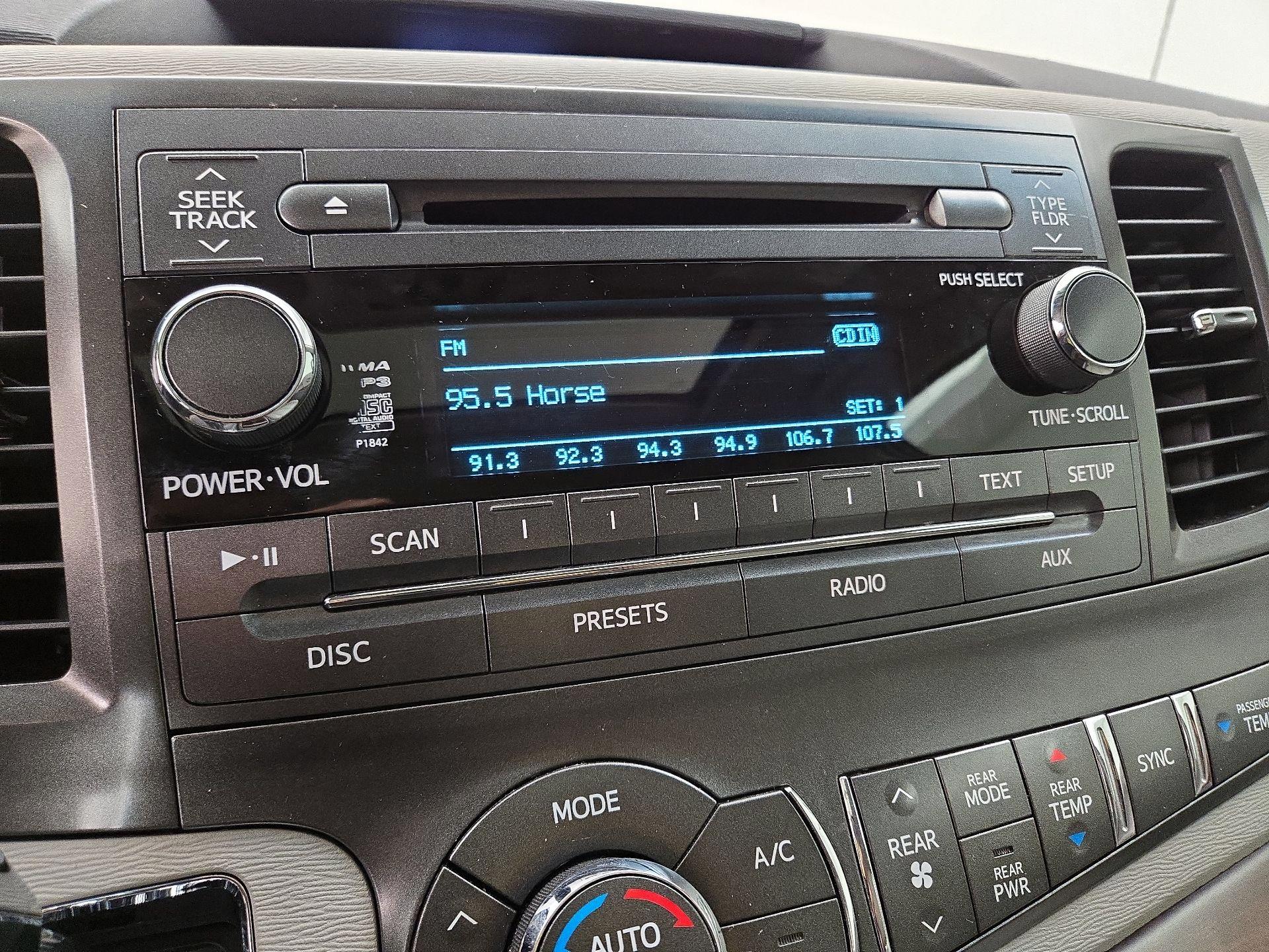Thumbnail: 2014 Toyota Sienna - 15