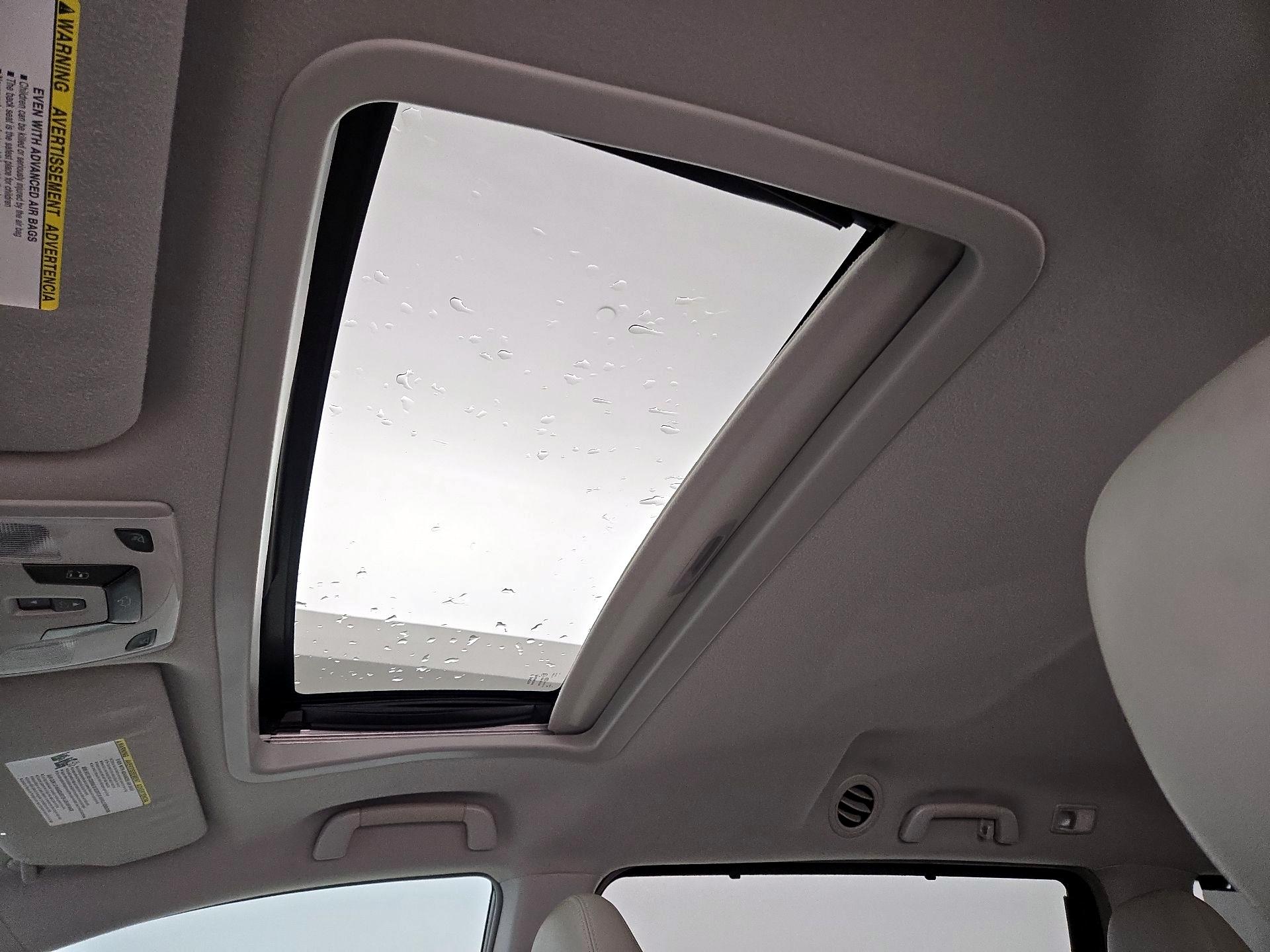 Thumbnail: 2014 Toyota Sienna - 19