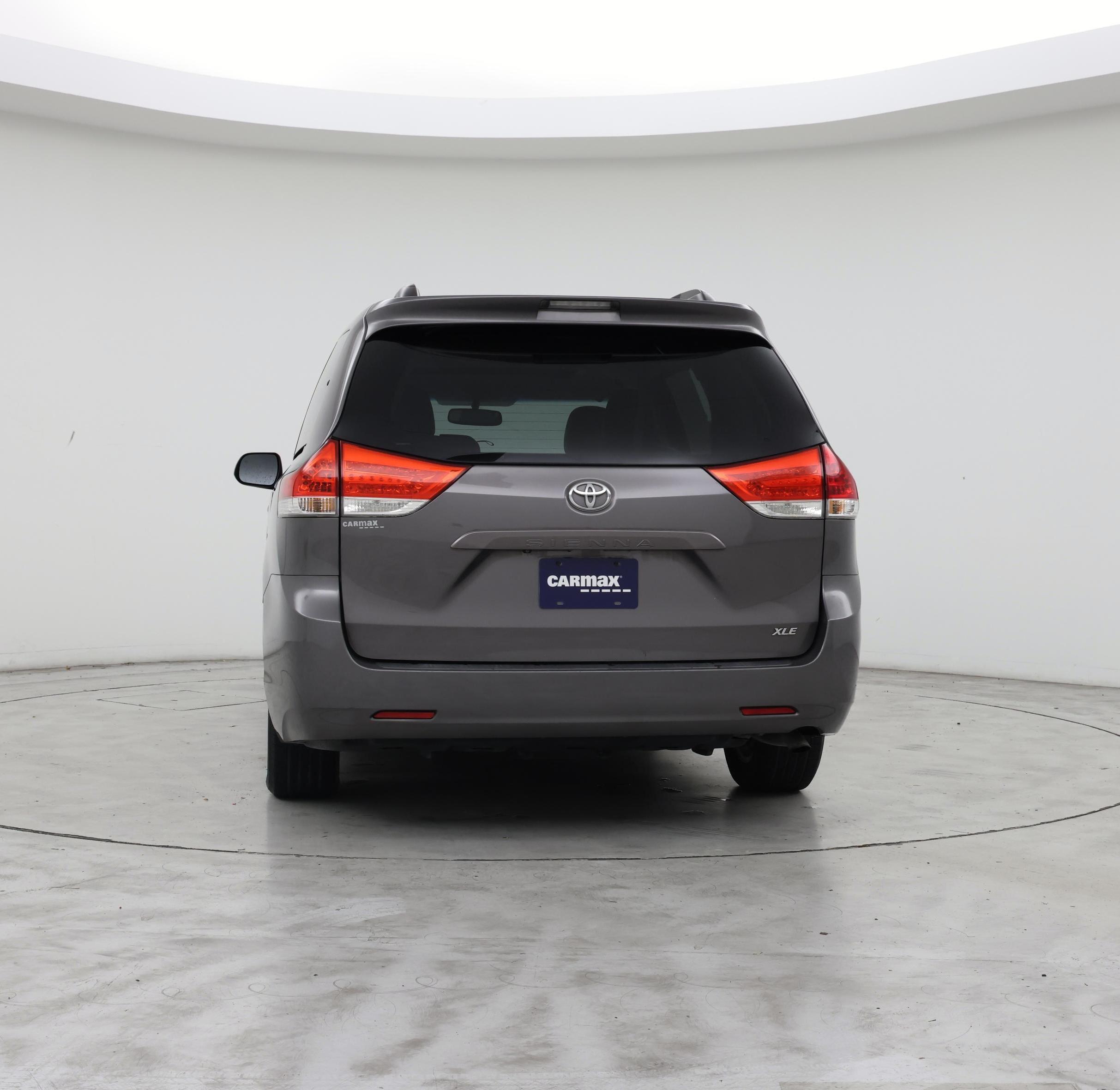 Thumbnail: 2014 Toyota Sienna - 6