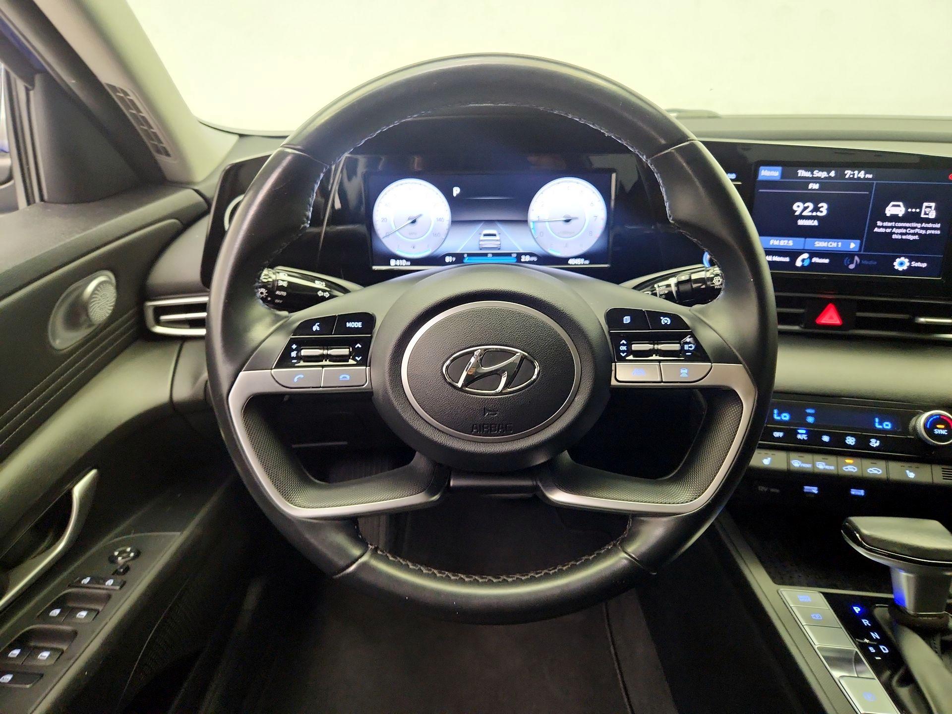 Thumbnail: 2022 Hyundai Elantra - 10