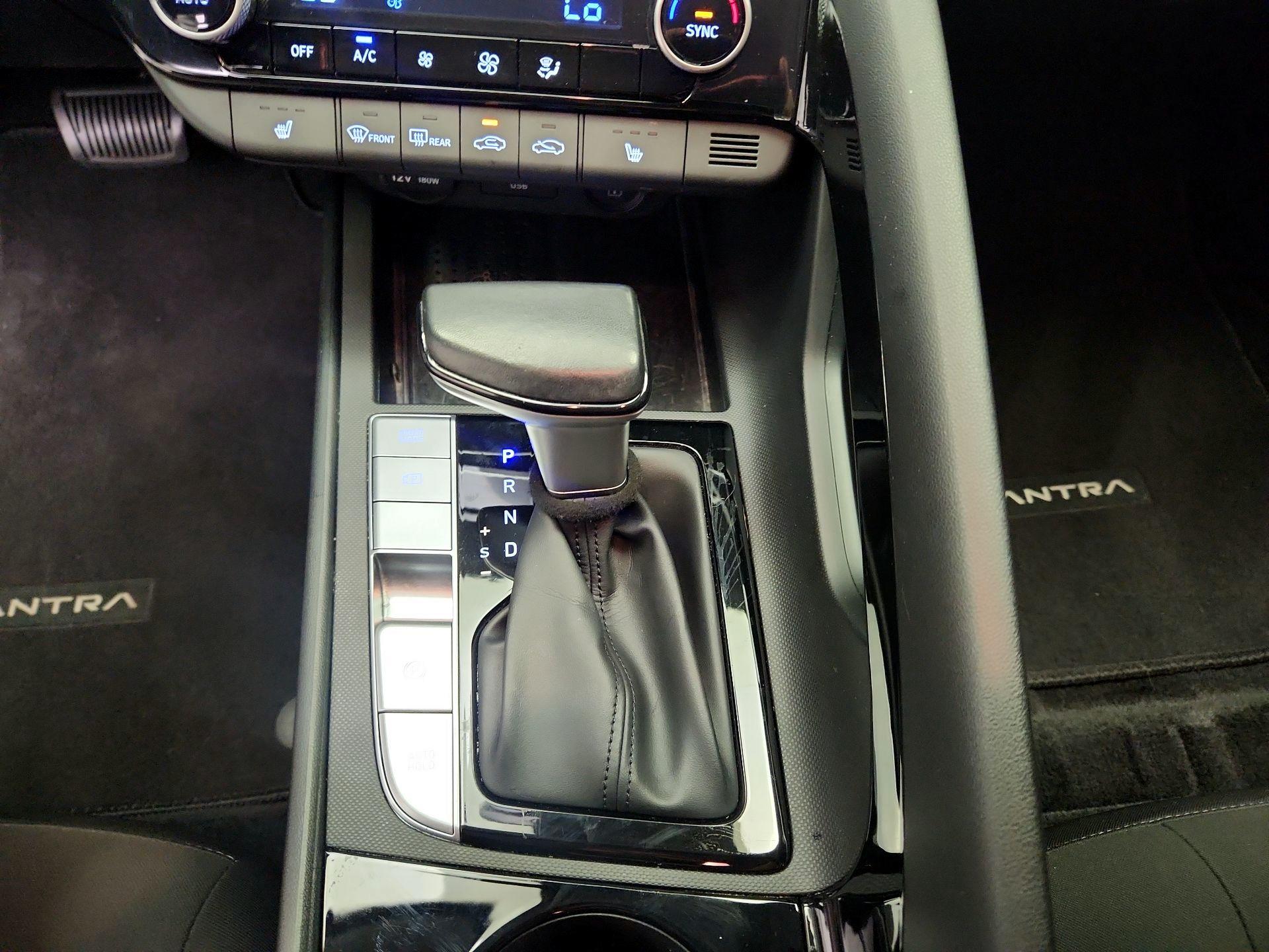 Thumbnail: 2022 Hyundai Elantra - 17