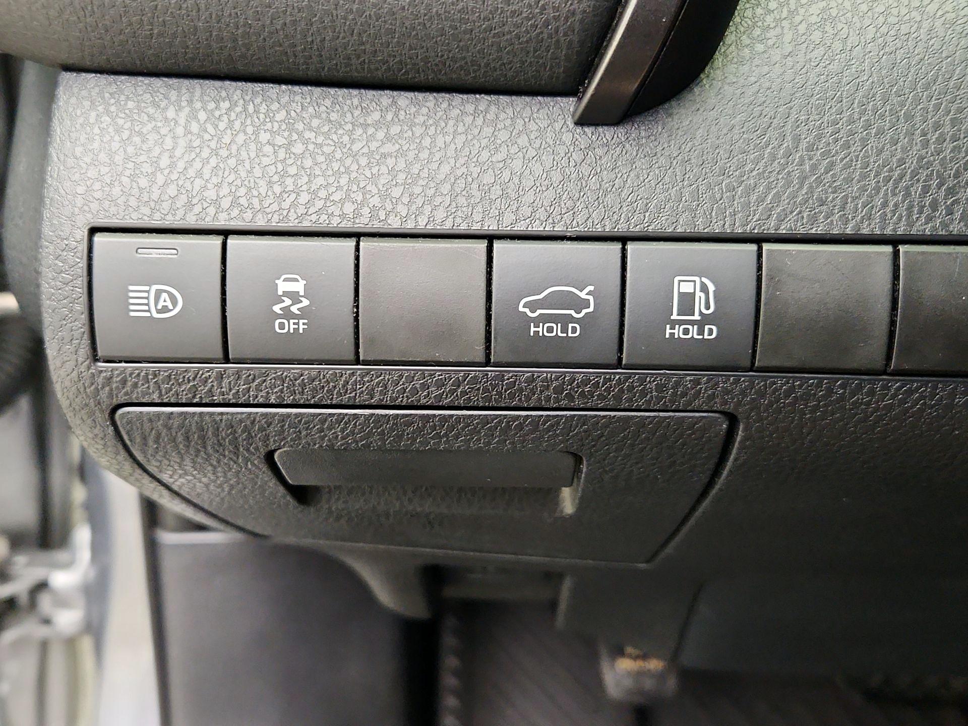Thumbnail: 2019 Toyota Camry - 13