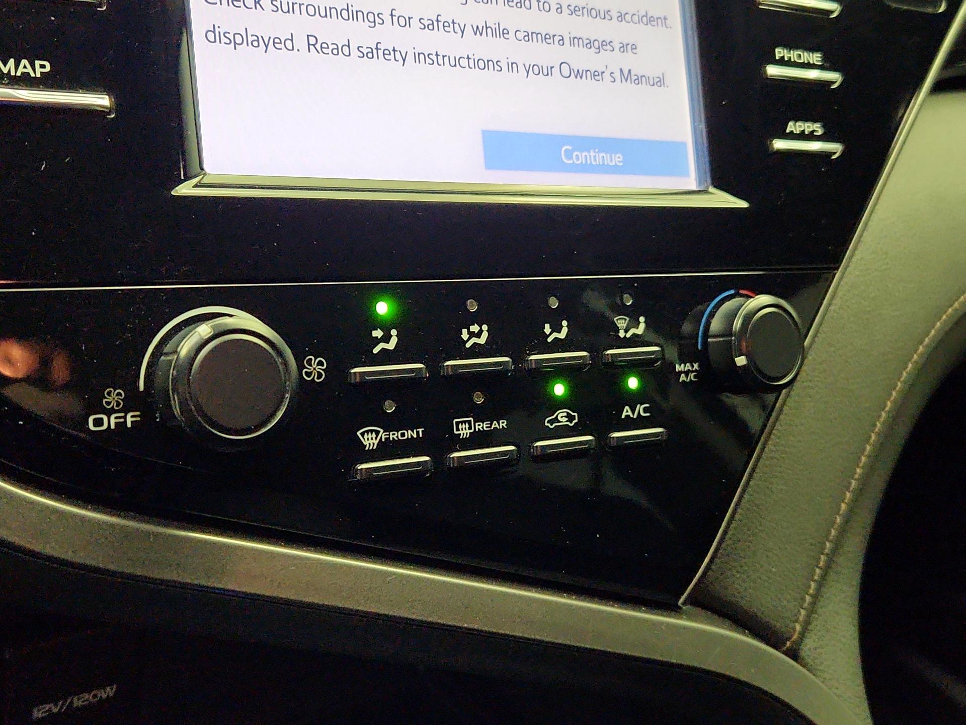Thumbnail: 2019 Toyota Camry - 16