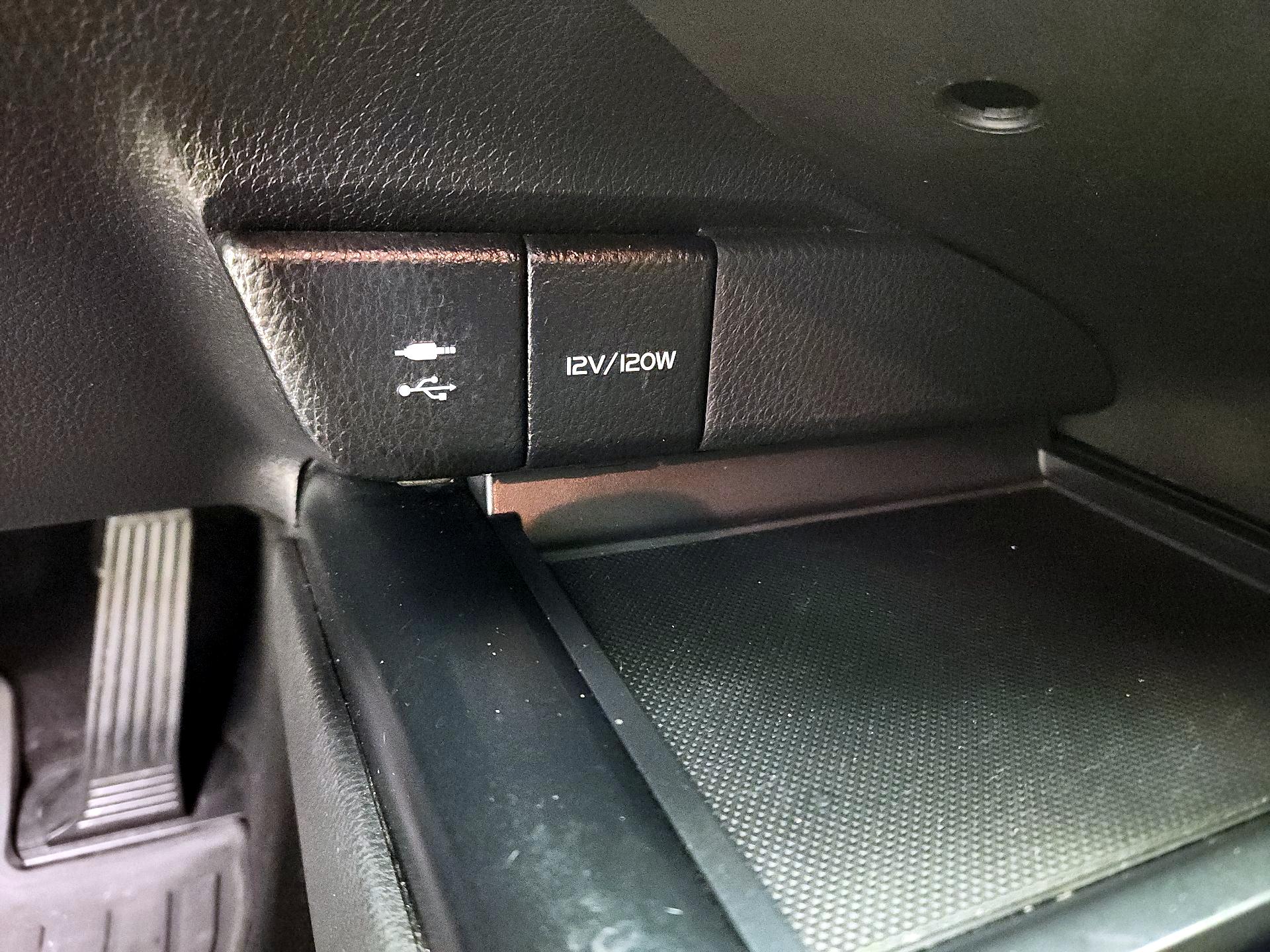 Thumbnail: 2019 Toyota Camry - 18