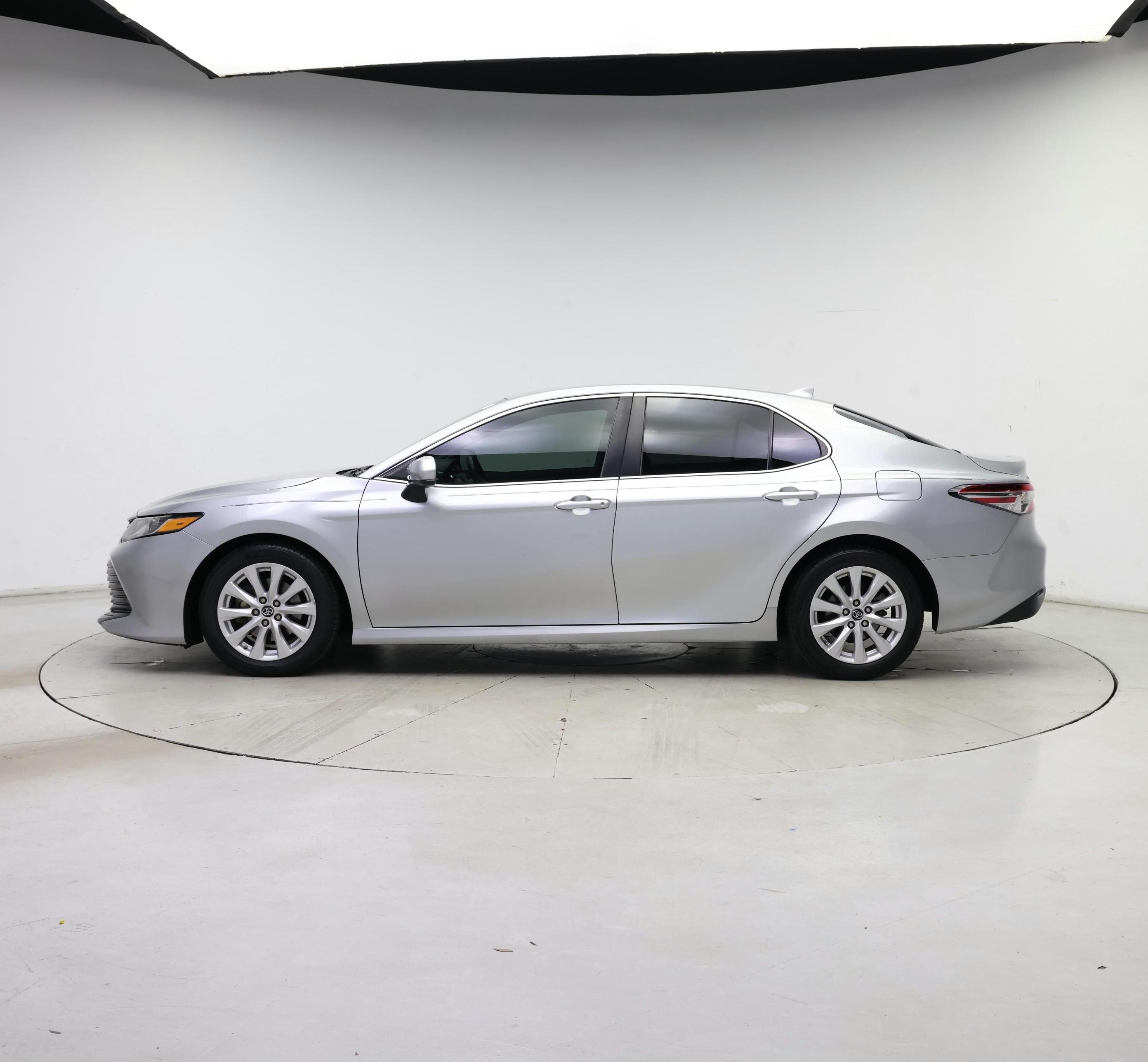 Thumbnail: 2019 Toyota Camry - 3