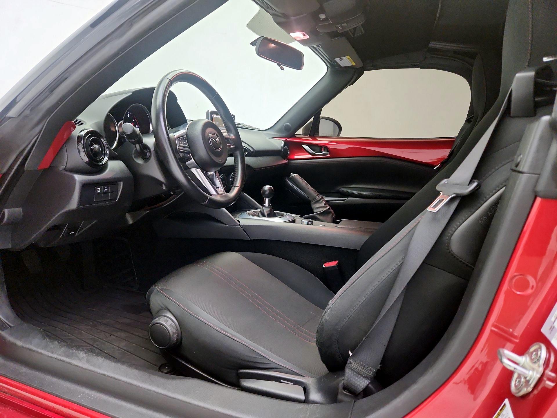 Thumbnail: 2016 Mazda MX-5 Miata - 11