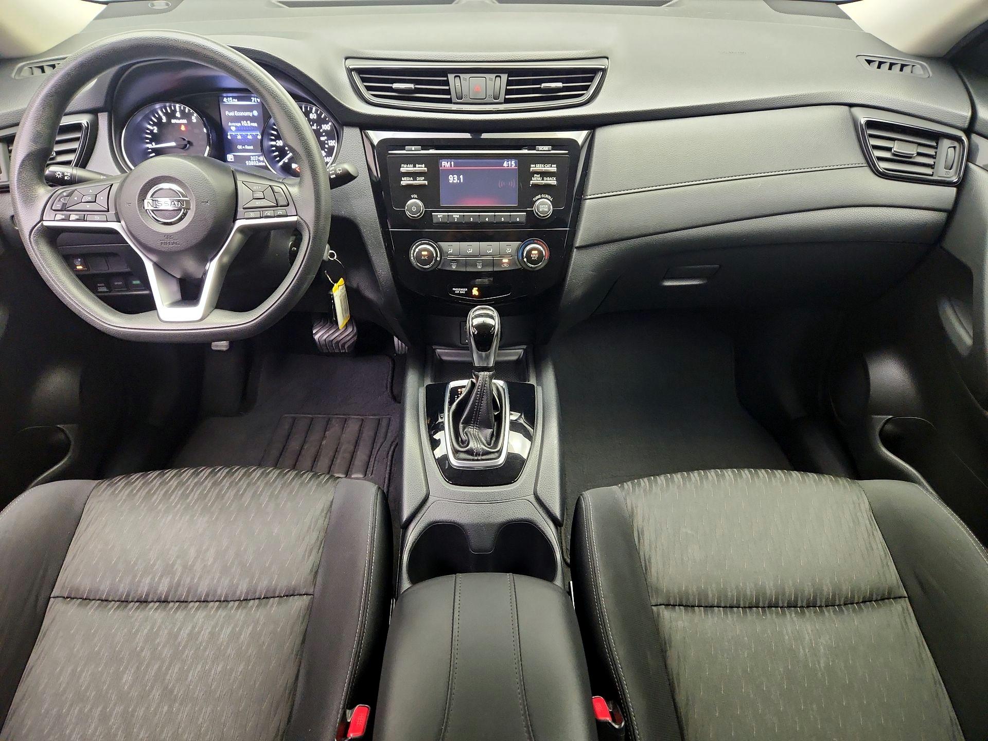 Thumbnail: 2017 Nissan Rogue - 9