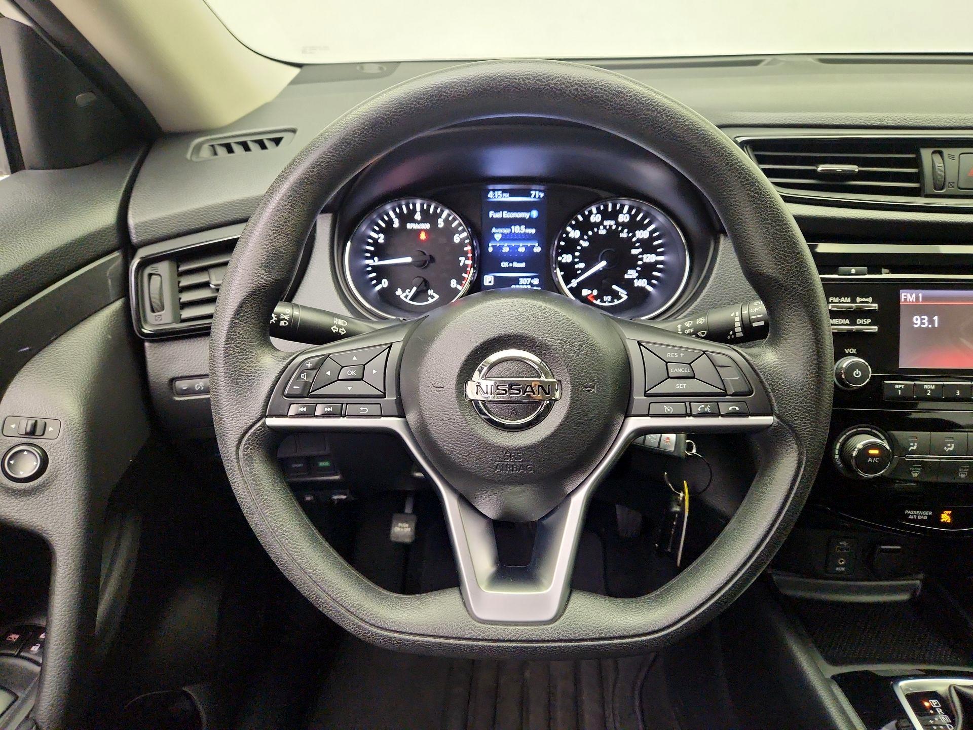 Thumbnail: 2017 Nissan Rogue - 10