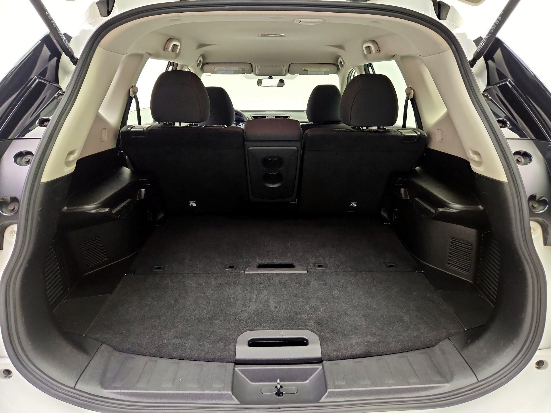 Thumbnail: 2017 Nissan Rogue - 20