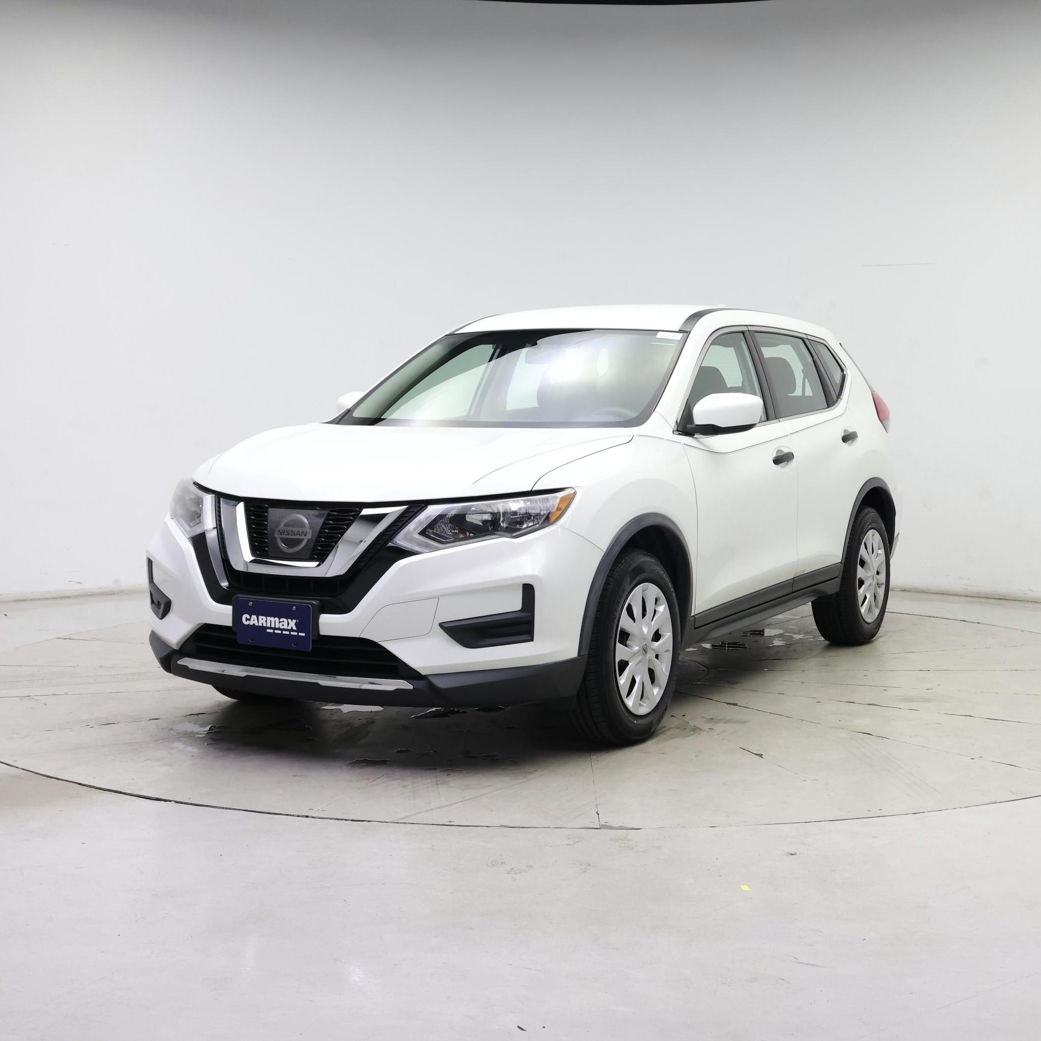 Thumbnail: 2017 Nissan Rogue - 4