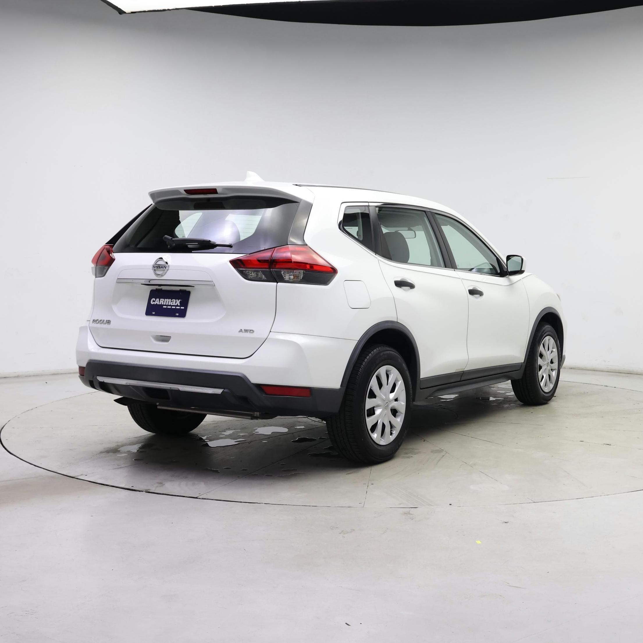 Thumbnail: 2017 Nissan Rogue - 8