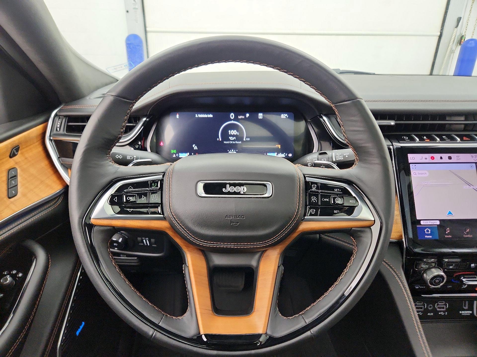 Thumbnail: 2024 Jeep Grand Cherokee - 10