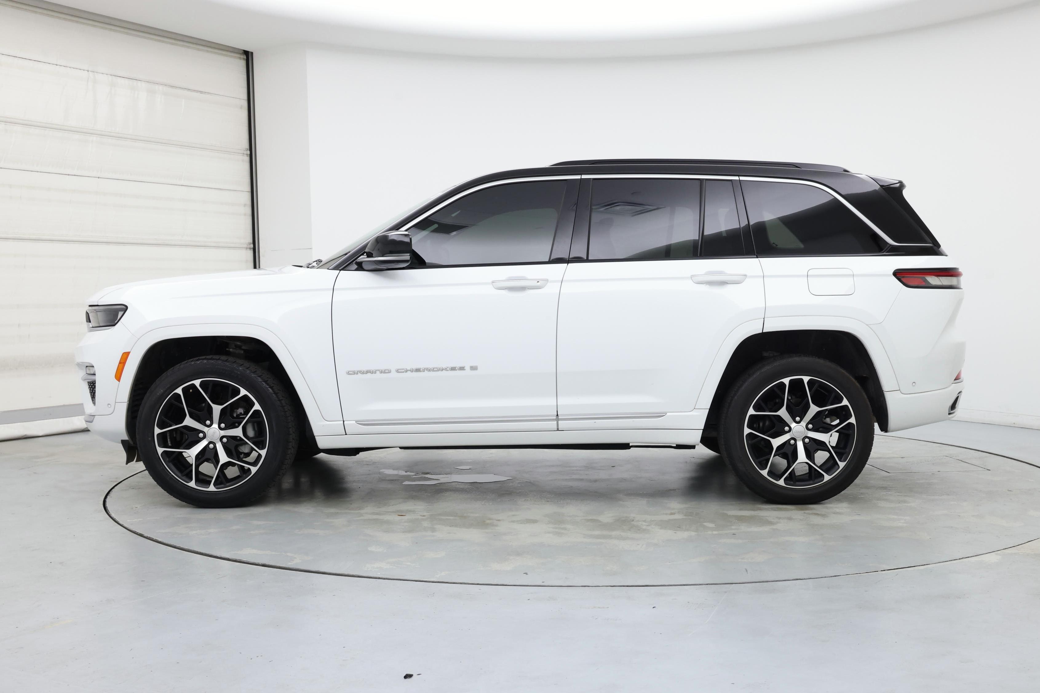 Thumbnail: 2024 Jeep Grand Cherokee - 3