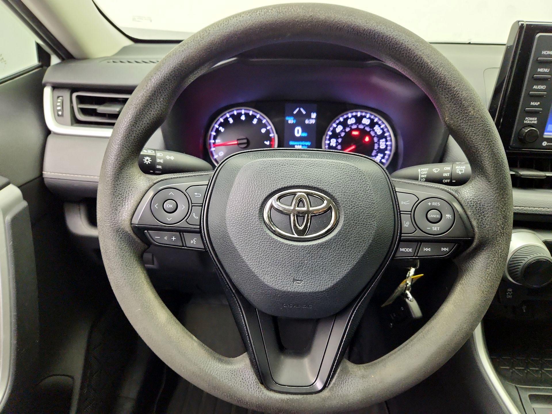 Thumbnail: 2021 Toyota RAV4 - 10
