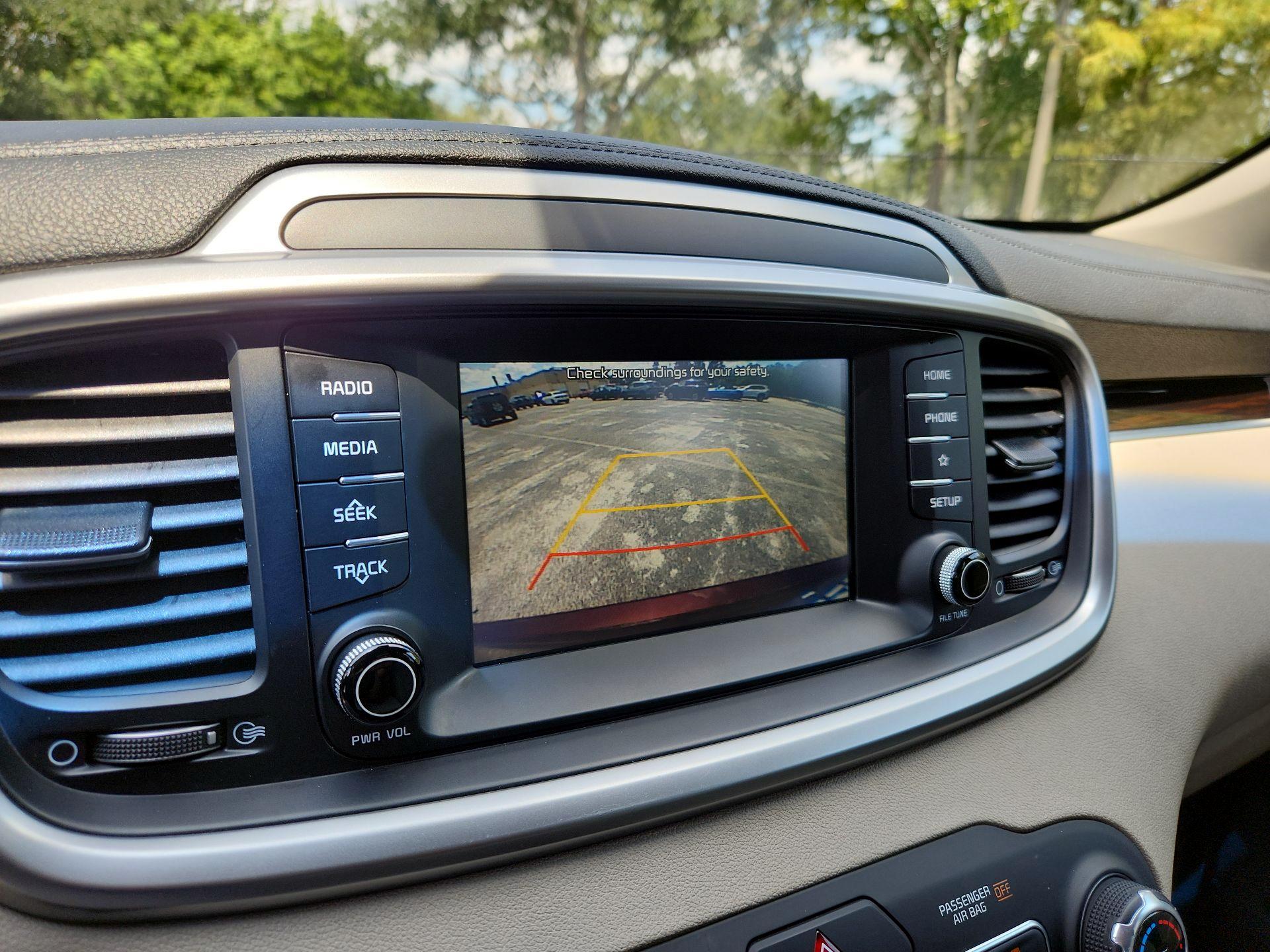 Thumbnail: 2019 Kia Sorento - 12