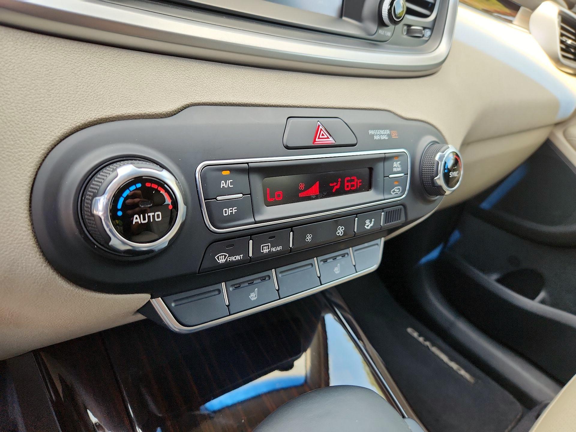 Thumbnail: 2019 Kia Sorento - 14