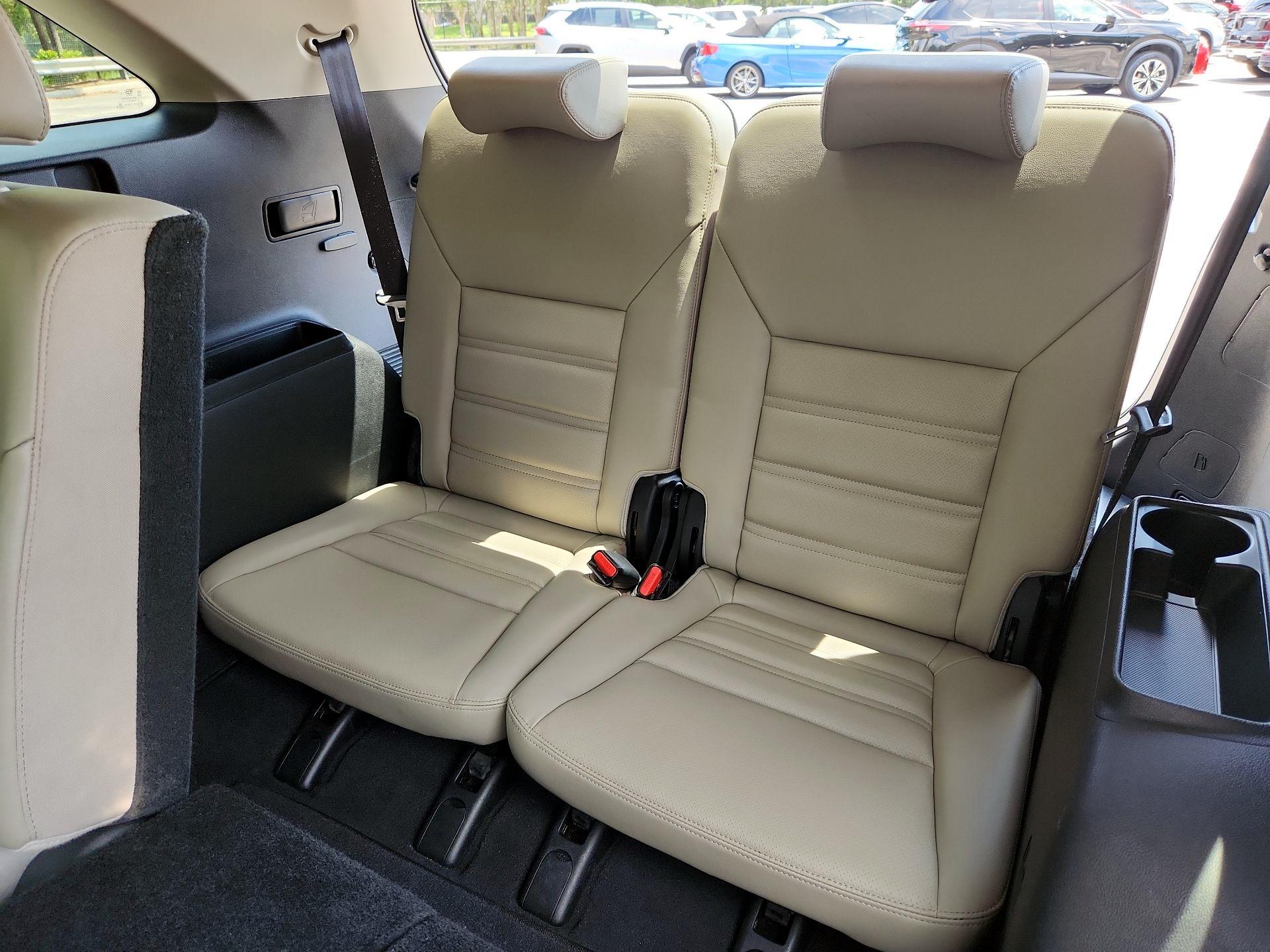 Thumbnail: 2019 Kia Sorento - 19