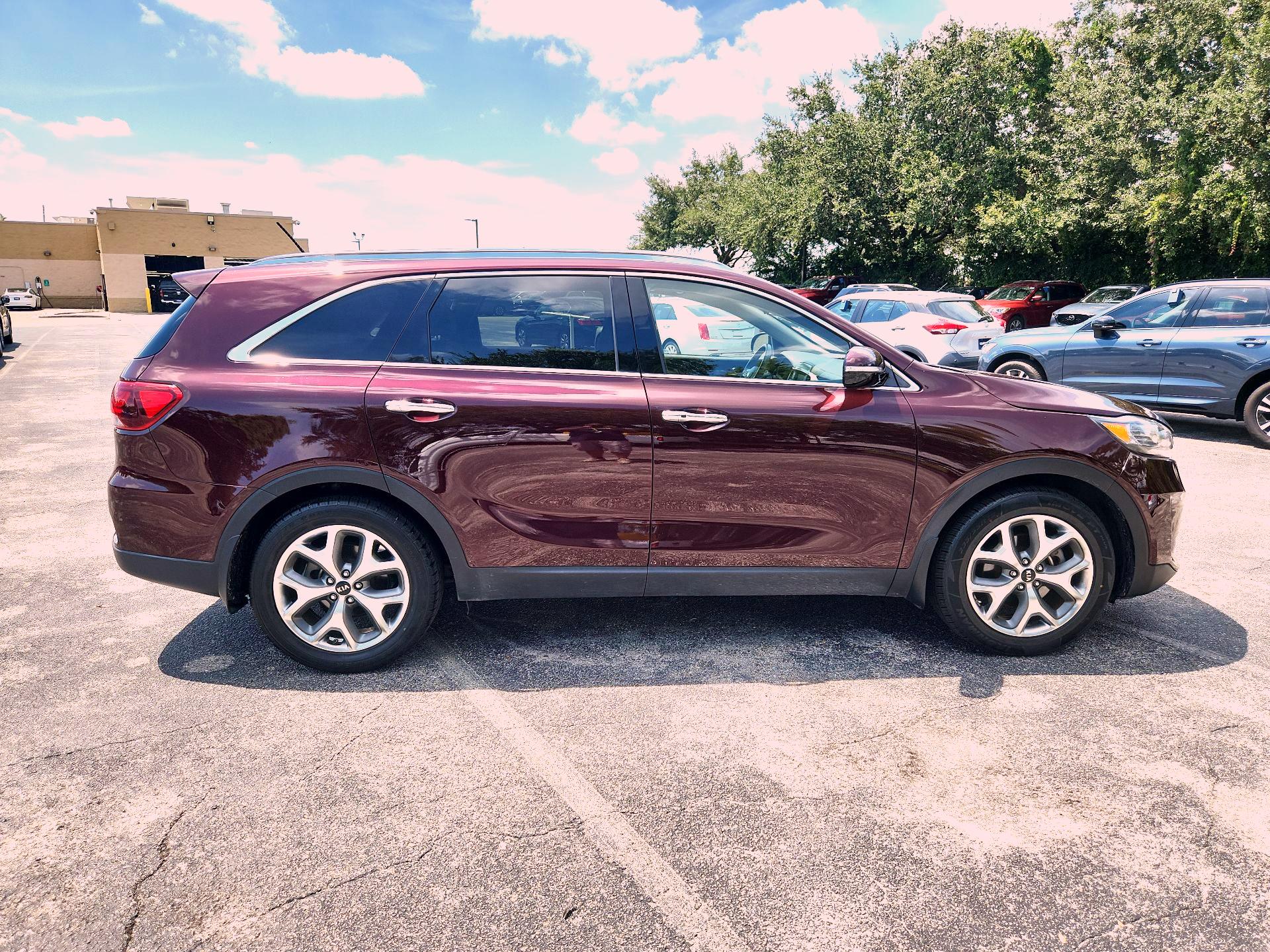 Thumbnail: 2019 Kia Sorento - 4