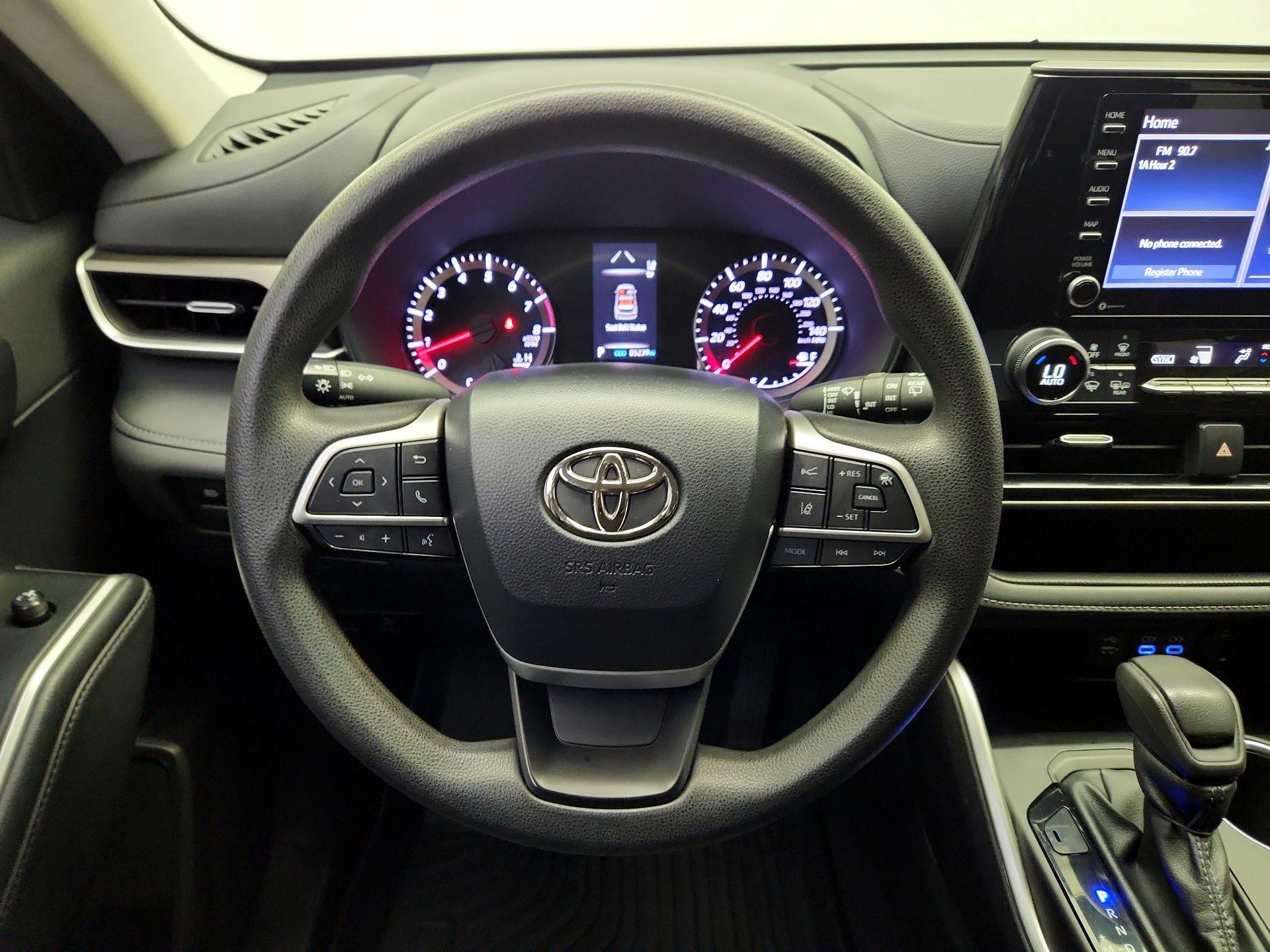 Thumbnail: 2022 Toyota Highlander - 10