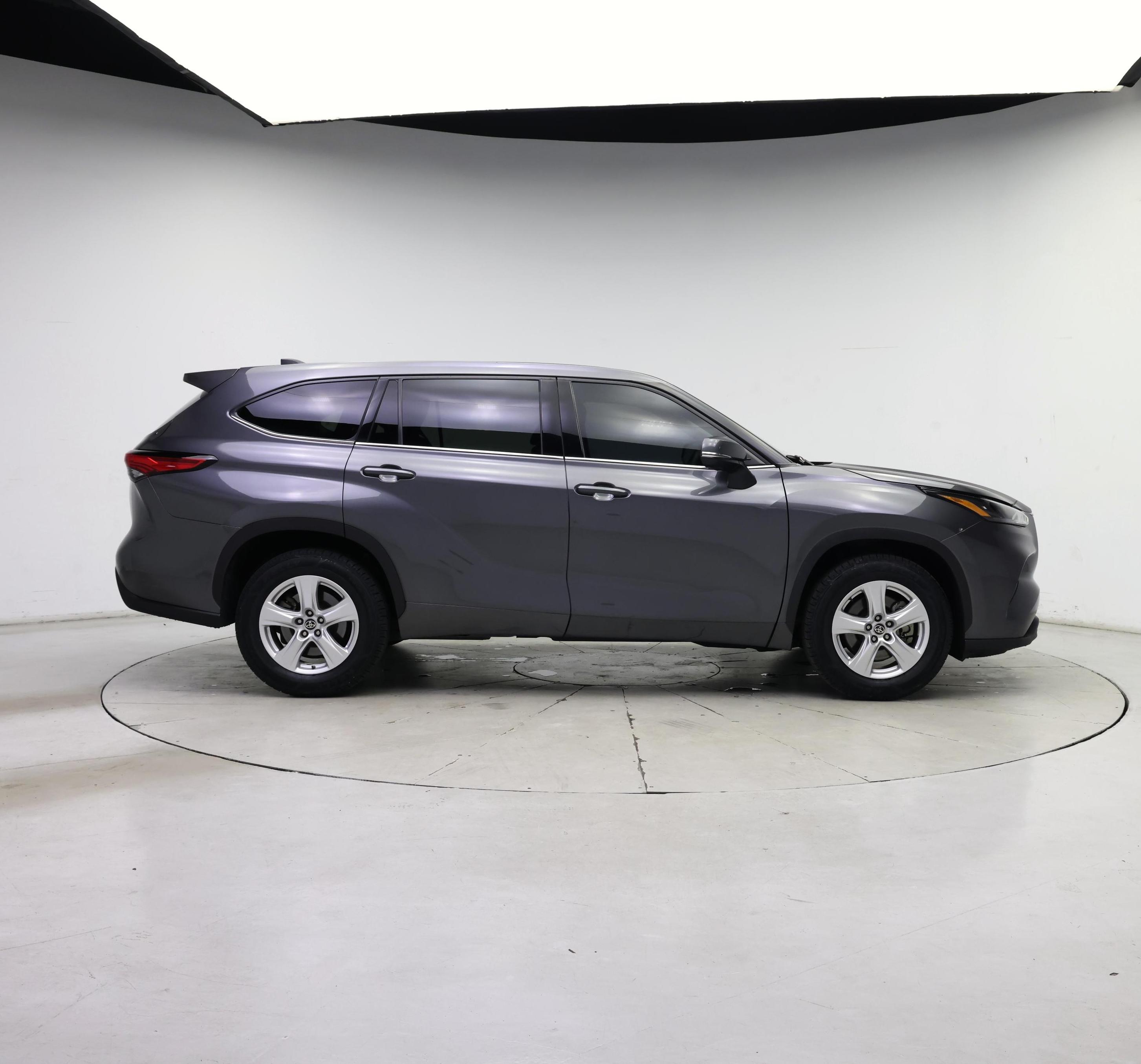 Thumbnail: 2022 Toyota Highlander - 7