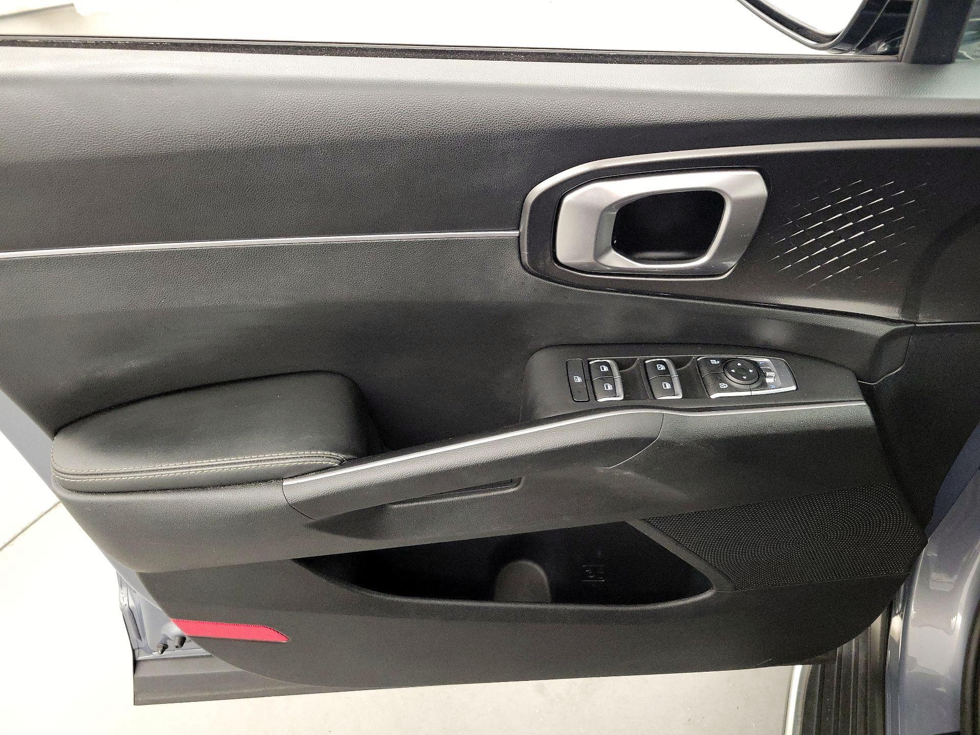 Thumbnail: 2021 Kia Sorento - 12
