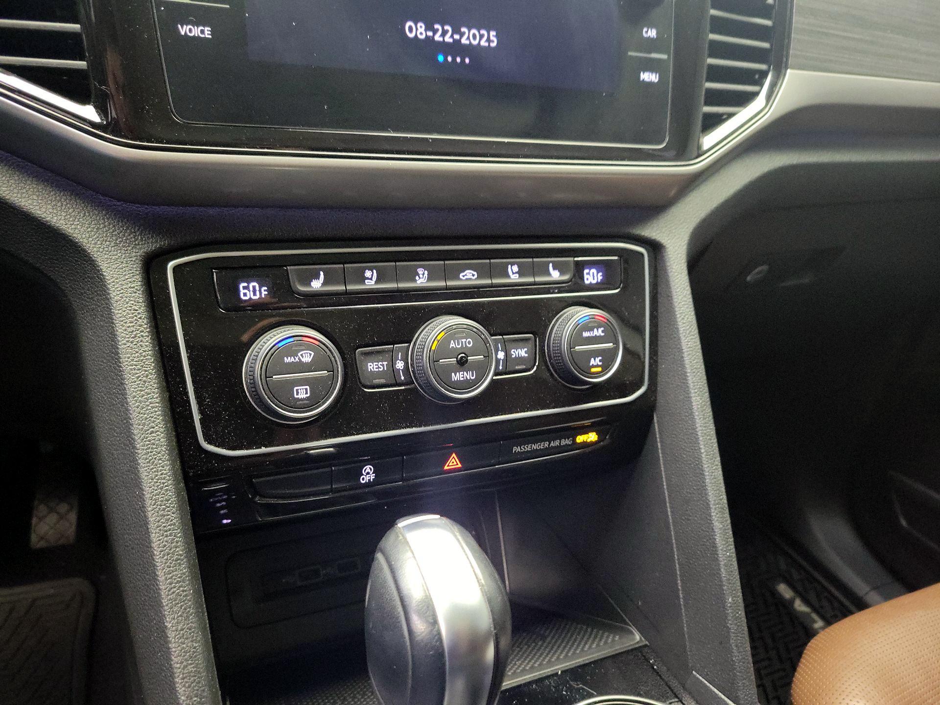 Thumbnail: 2021 Volkswagen Atlas - 16